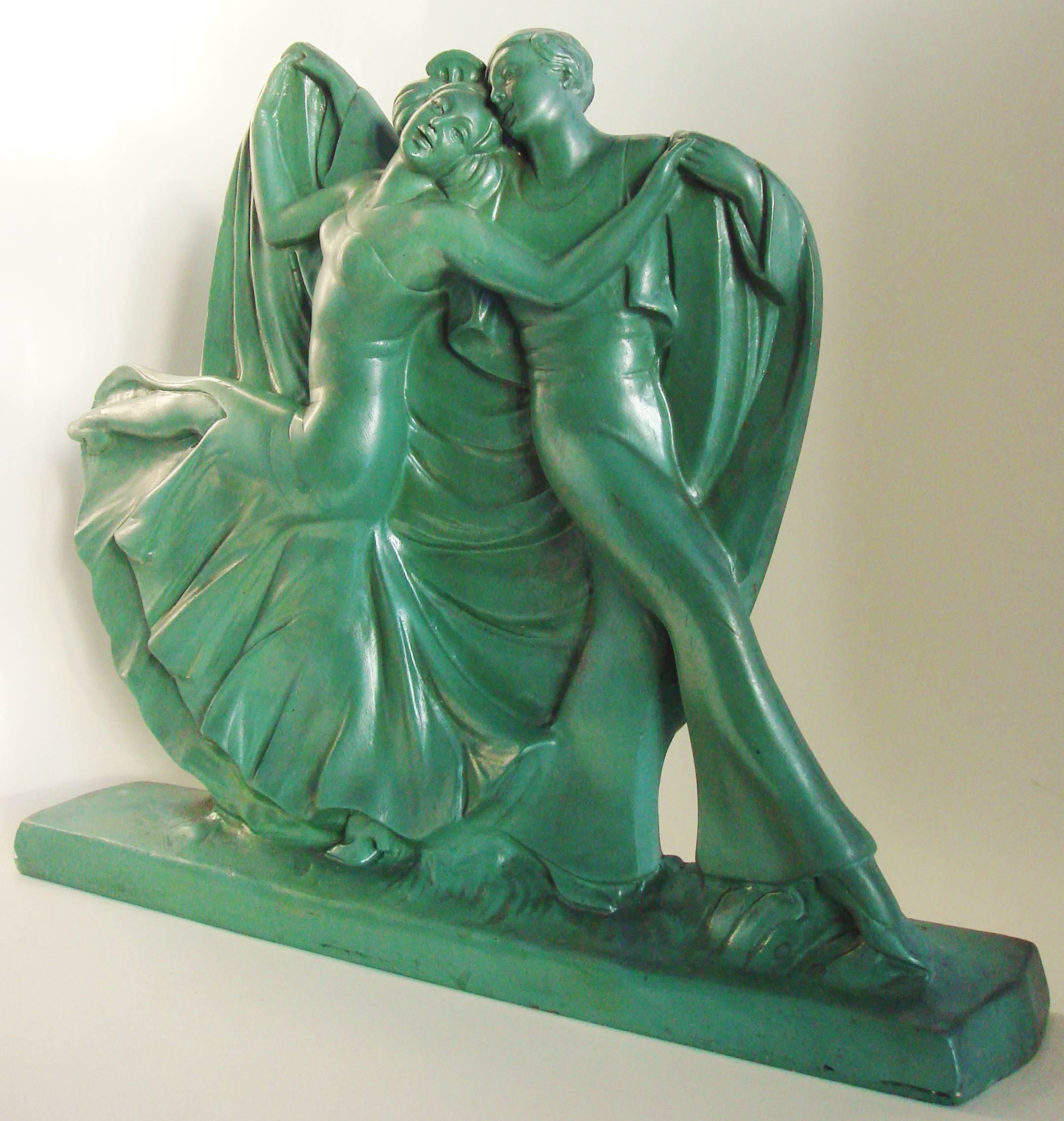 Englische englische Art-Déco-Gips-Tanzende Paar-Statue von der Ornamental Plaster Co. (Art déco) im Angebot