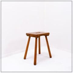 Taburete rústico de pino macizo de los años 60 con cuatro patas