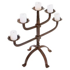 Chandelier à cinq branches en fer forgé de style rustique – années 1950