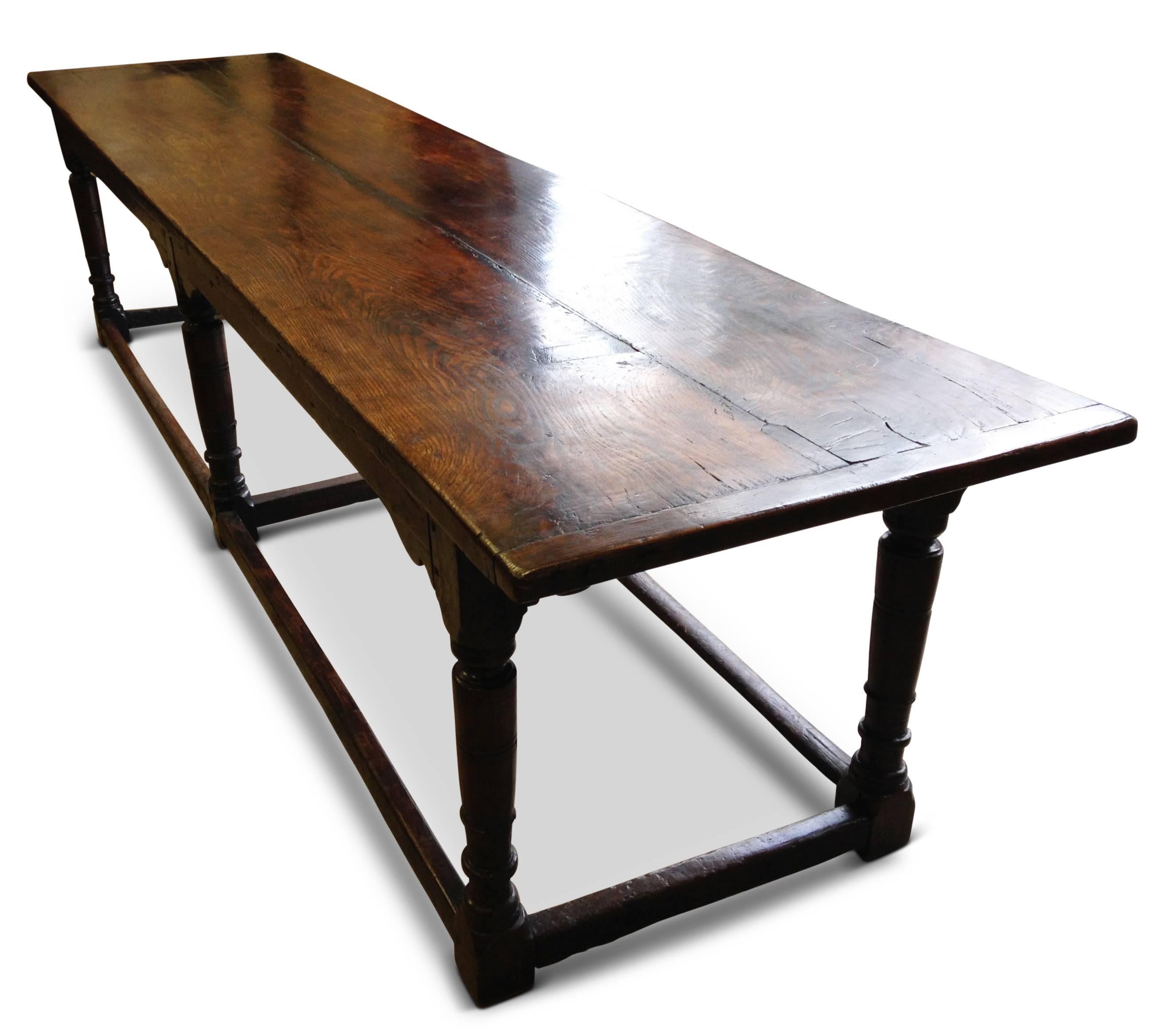 Very Large 17th Century Oak Refectory Table In Excellent Condition For Sale In Glamis, Angus