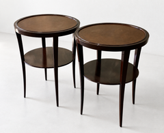 Paire de tables d'appoint en acajou et cuir repoussé de Tommi Parzinger pour Charak, 1940