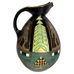 Brocca in ceramica della scuola secessionista di Stellmacher Teplitz con decorazione raffigurante un cavaliere, 1905 circa