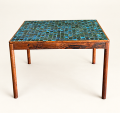 Tavolino scandinavo in palissandro di metà secolo con piano in piastrelle a mosaico blu e verde