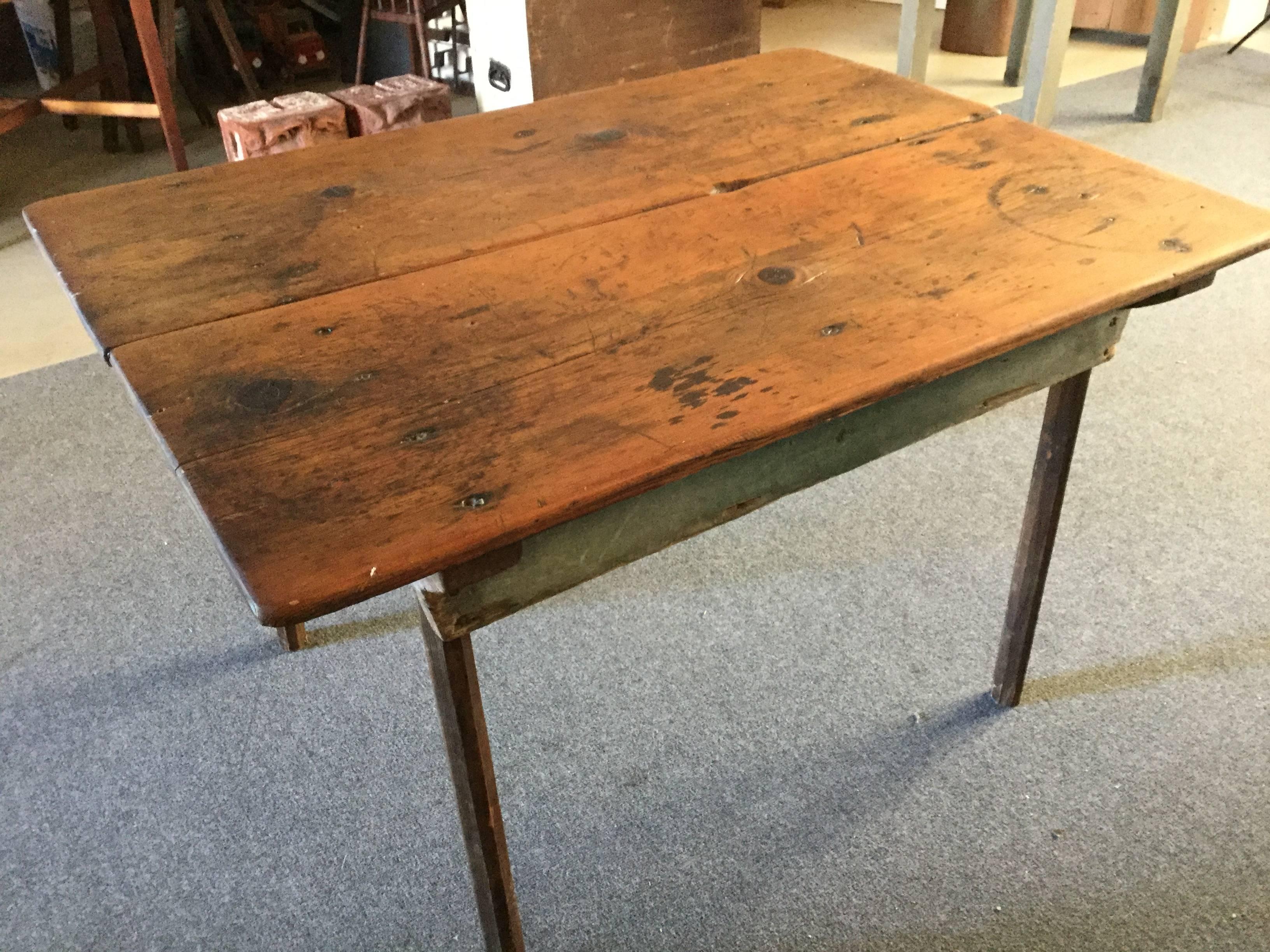 19th Century American Primitive Table In Excellent Condition For Sale In North Beninngton, VT