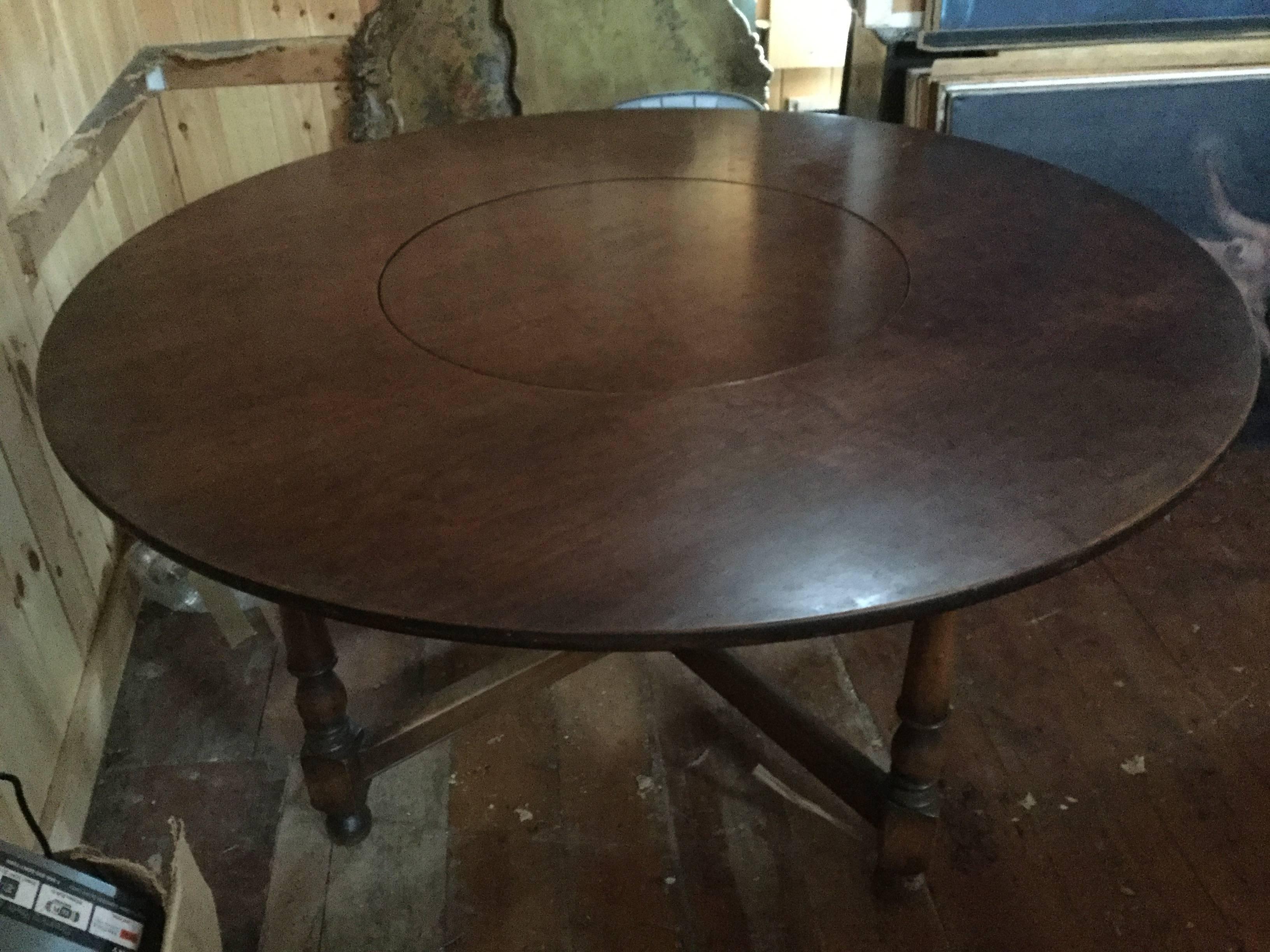 Traditional Round Dining Table Cherrywood 1