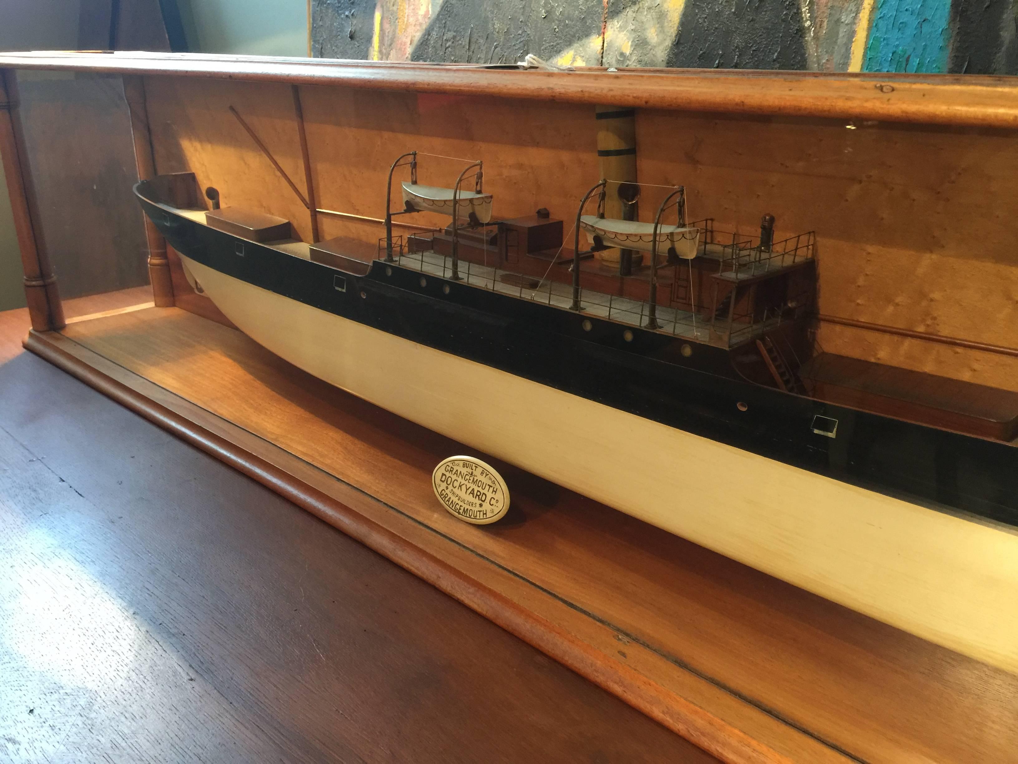 Large Antique Steamship Model 19th Century Cased In Excellent Condition For Sale In North Beninngton, VT