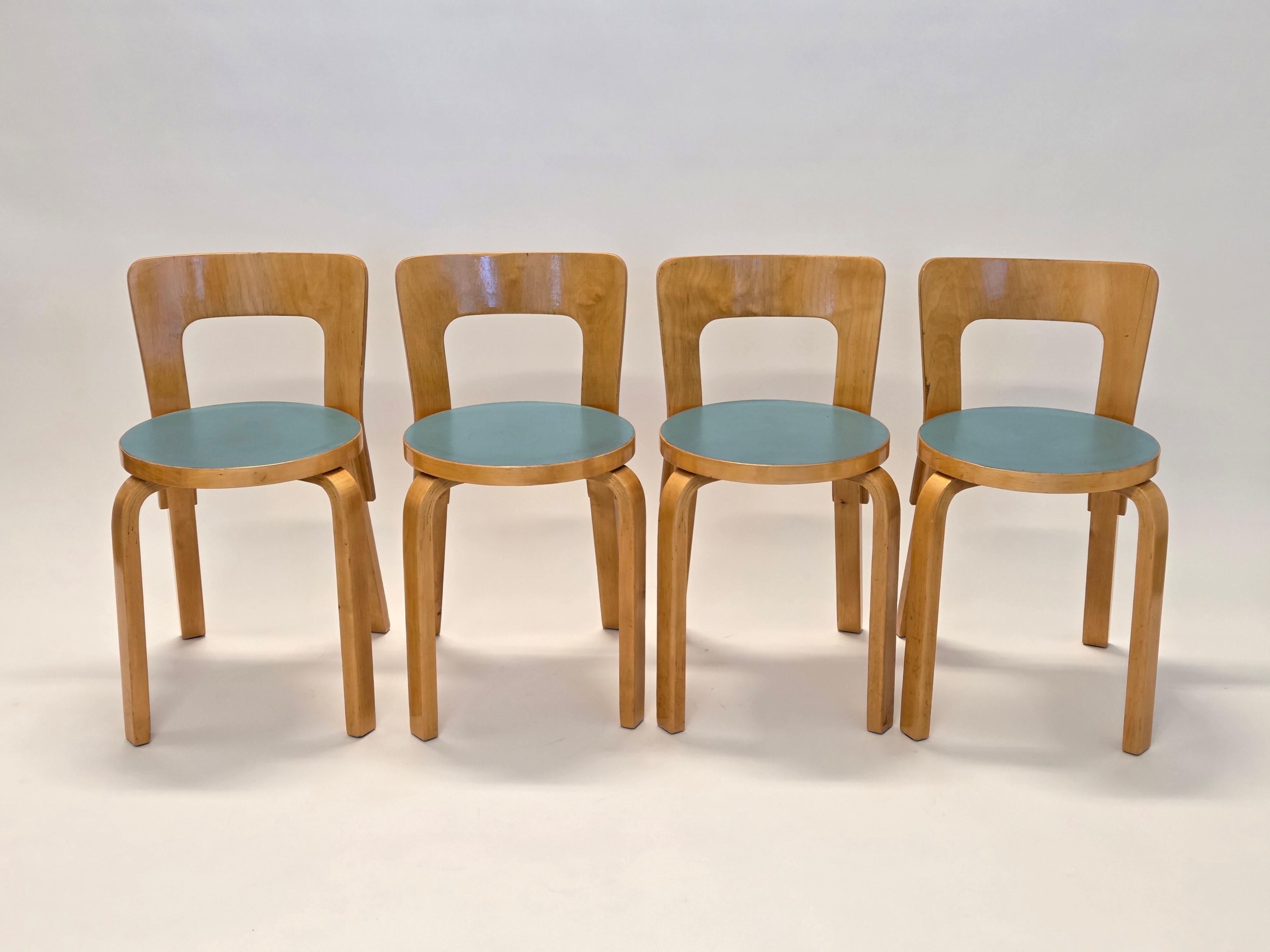 Alvar Aalto Table Model DL82 and 65 Chairs by Artek 1950s For Sale 2