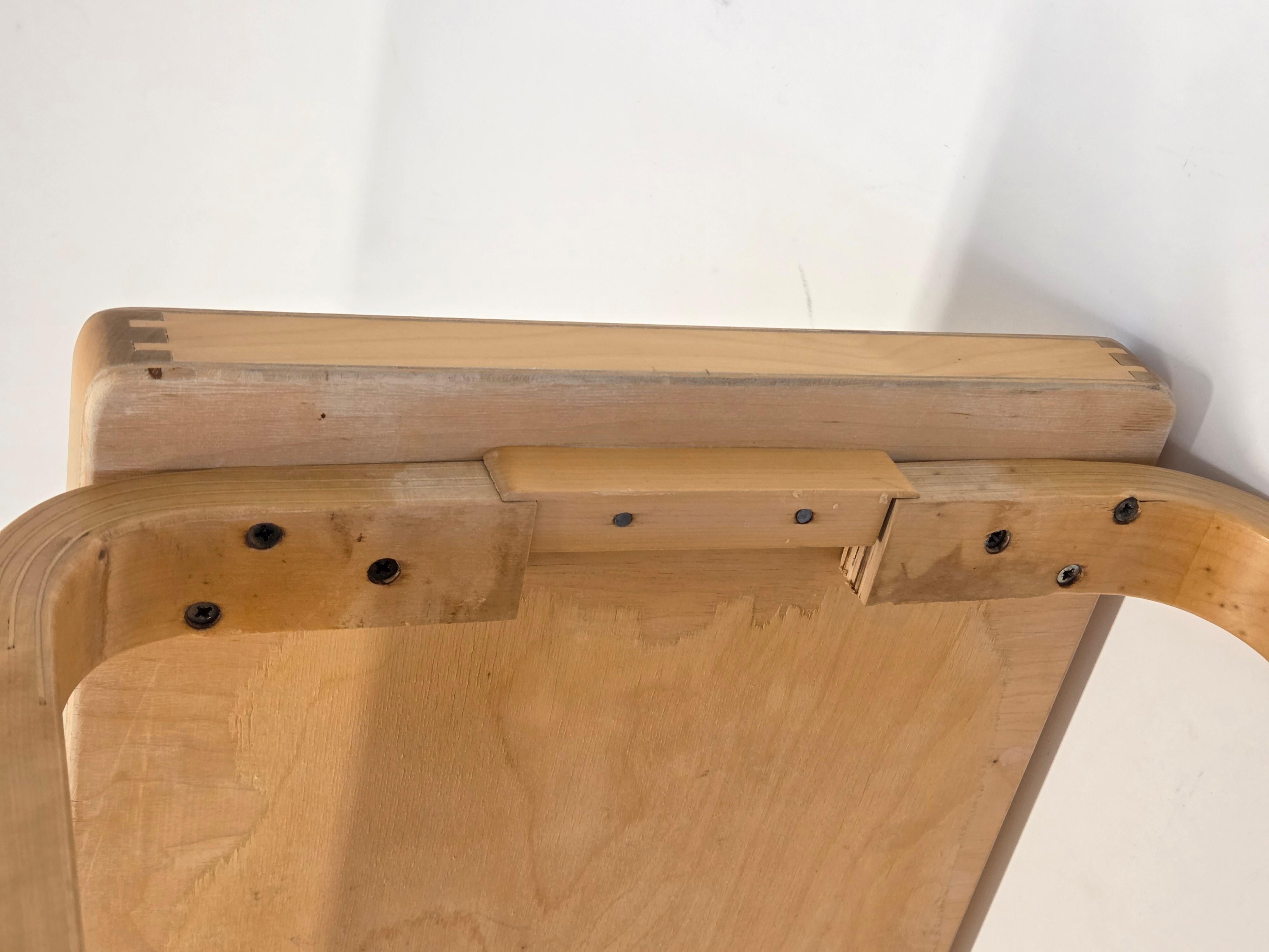 Alvar Aalto Side Table by Artek 1950s-1960s For Sale 6