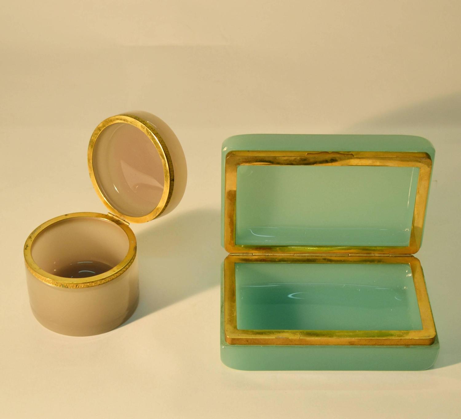 Jade Opaline Glass Murano Trinket Box For Sale at 1stdibs