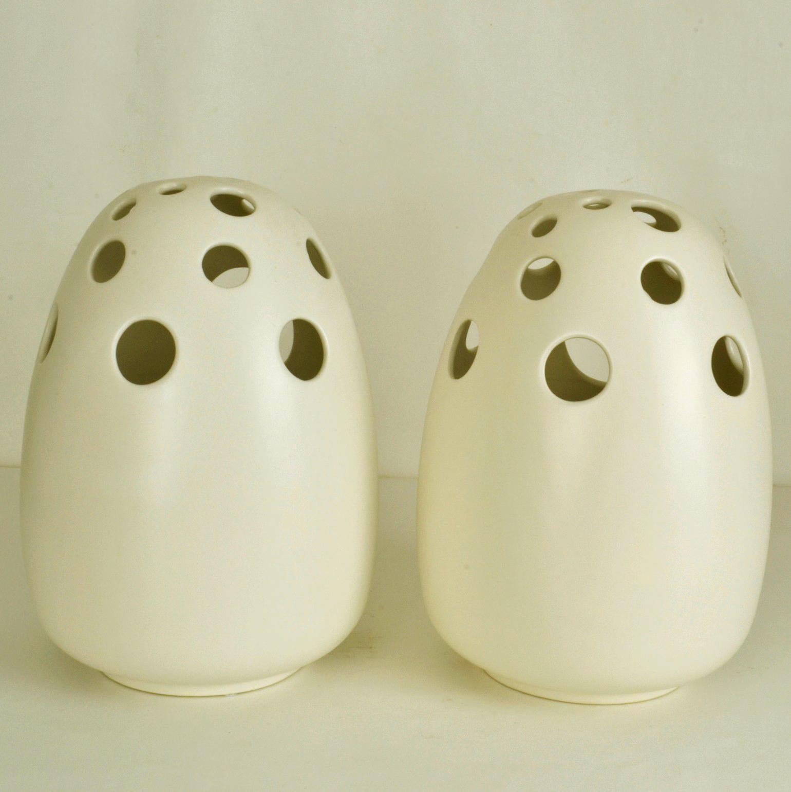 Pair of Large Sculptural Cream Ceramic Vases For Sale 4