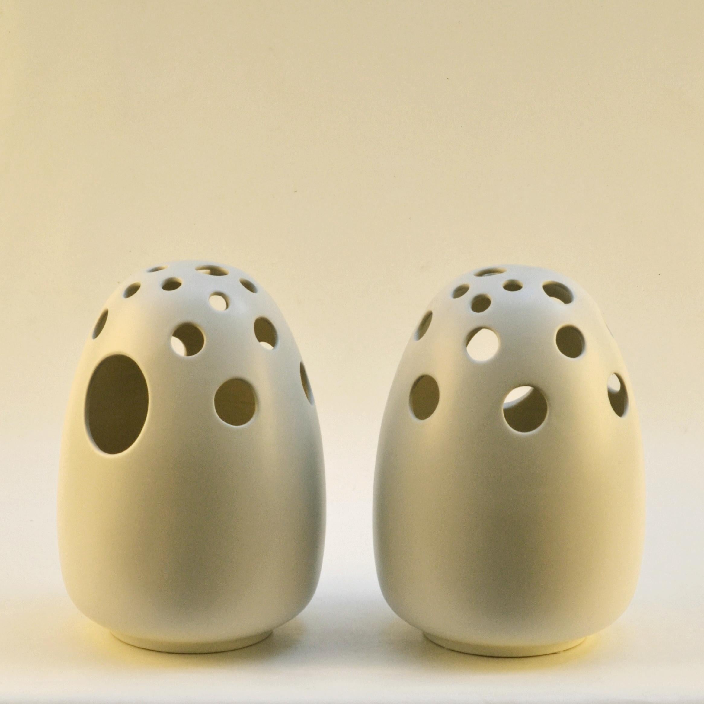 Pair of Large Sculptural Cream Ceramic Vases For Sale 2