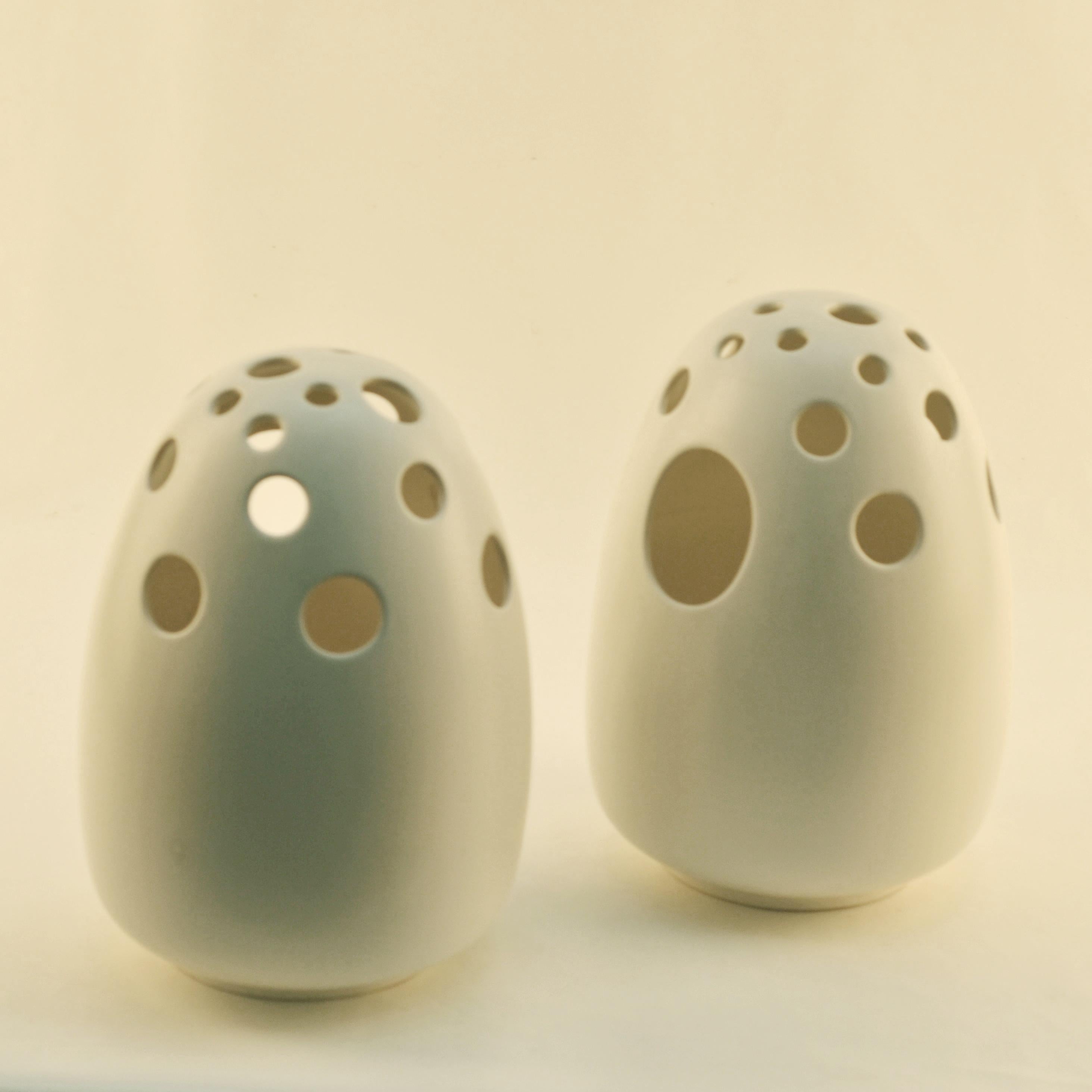 Pair of Large Sculptural Cream Ceramic Vases For Sale 3