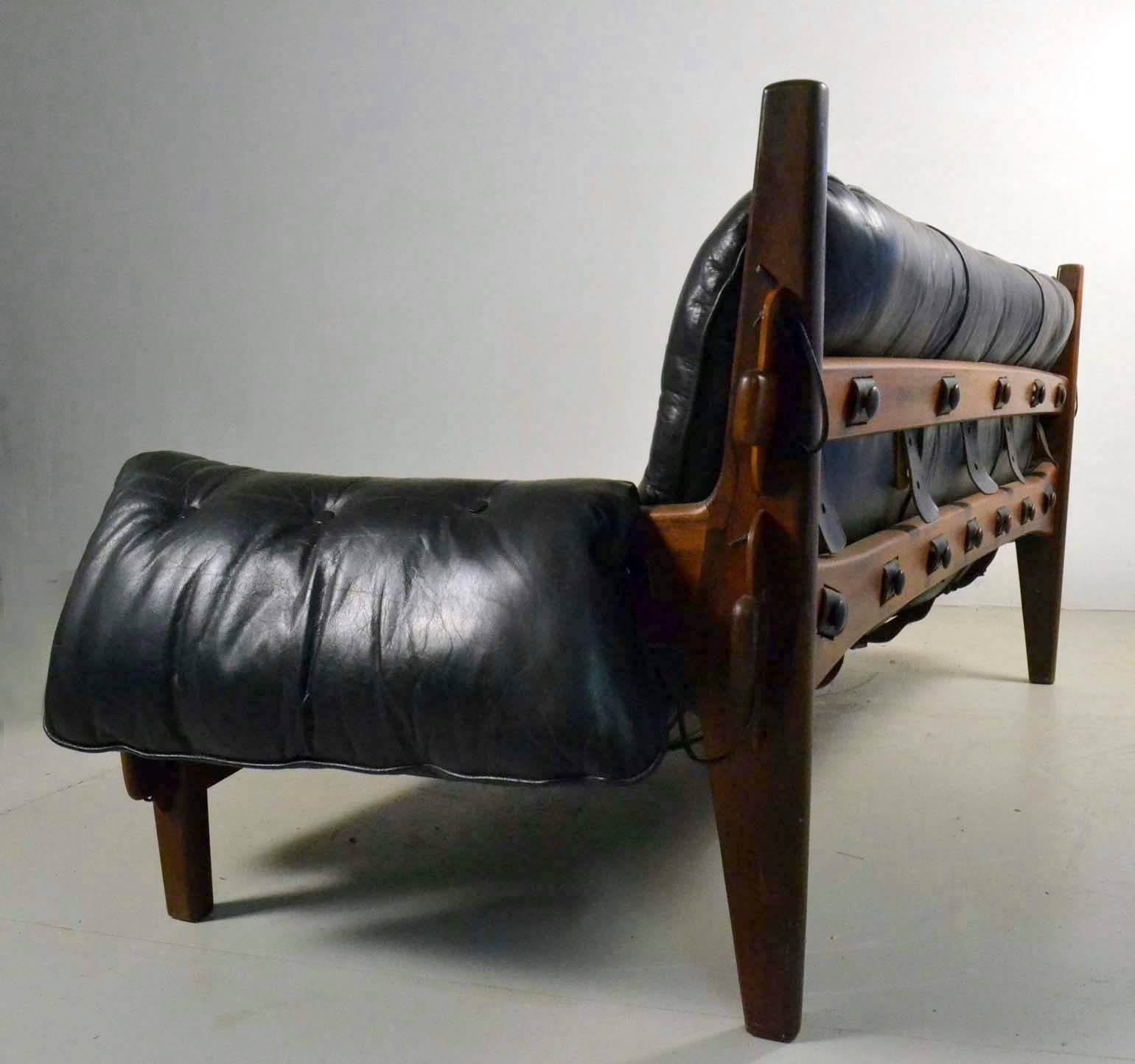 sergio rodrigues sofa