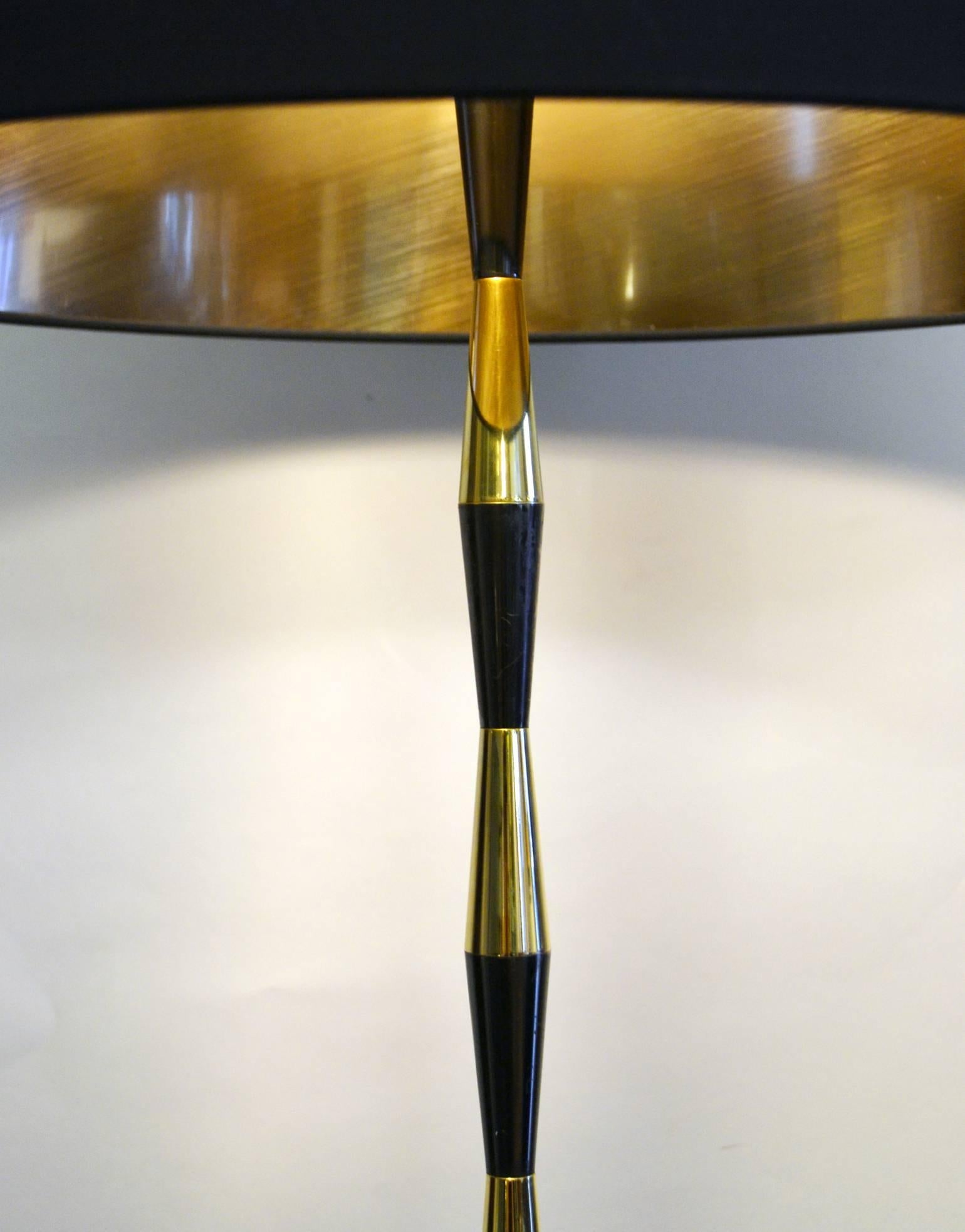 Elegant 1960s French Brass and Black Floor Lamp In Excellent Condition In London, GB