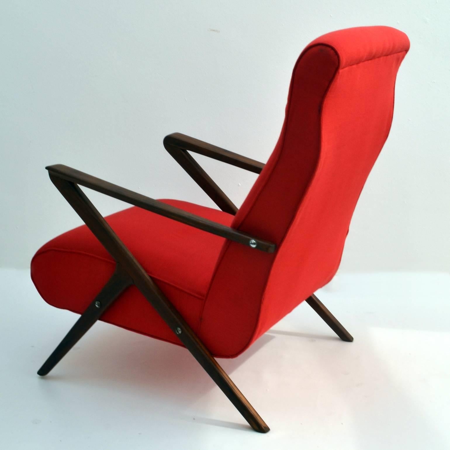 1950s Pair of Red Italian Lounge Chairs, Mahogany Frame with Pronounced Armrests In Excellent Condition In London, GB
