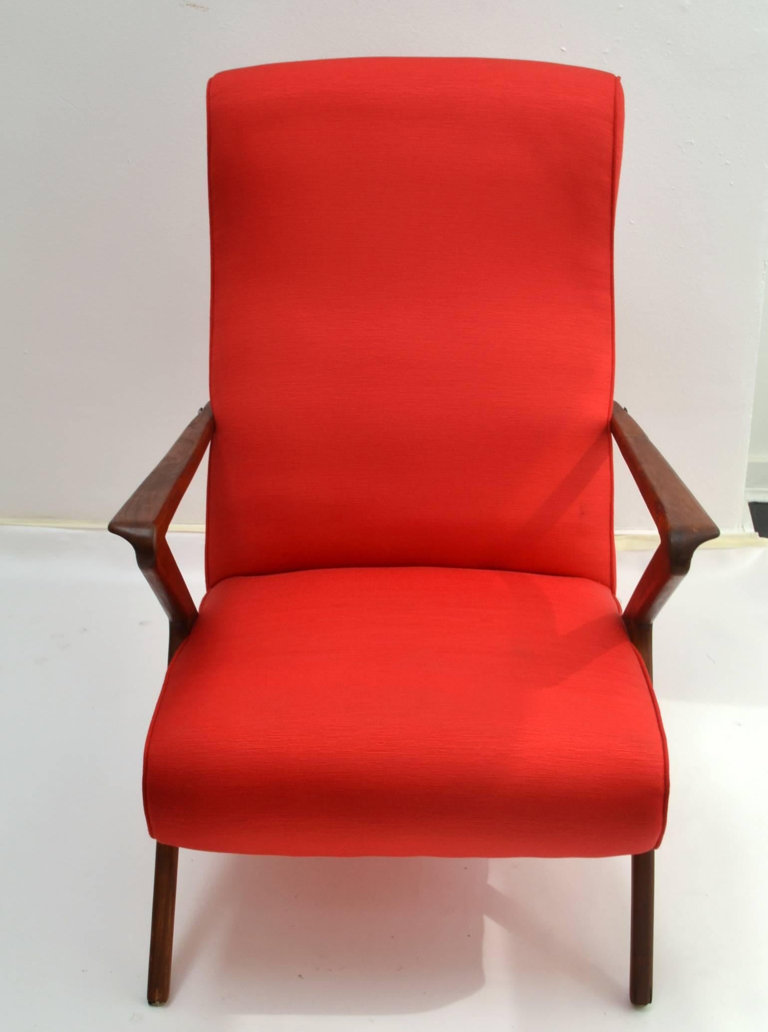 20th Century 1950s Pair of Red Italian Lounge Chairs, Mahogany Frame with Pronounced Armrests