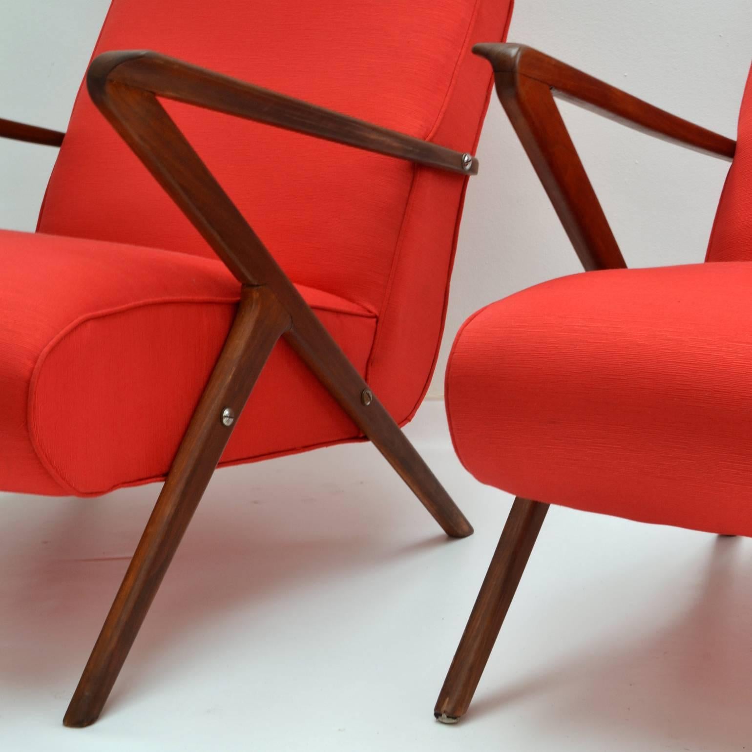 1950s Pair of Red Italian Lounge Chairs, Mahogany Frame with Pronounced Armrests 1