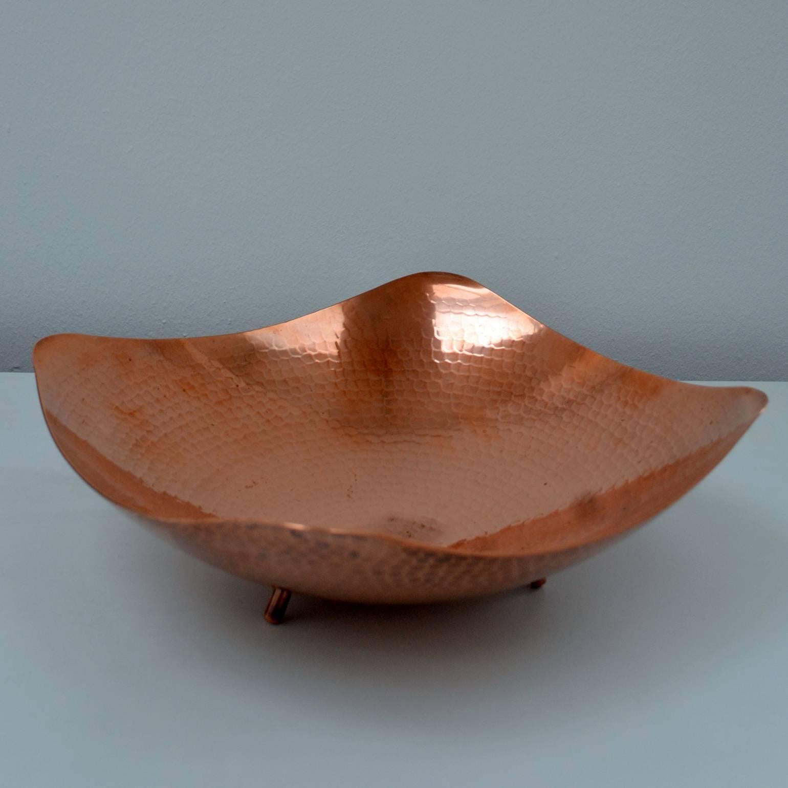 Hand-Crafted 1950s Curvaceous Copper Hand Beaten English Fruit Bowl by Borrowdale