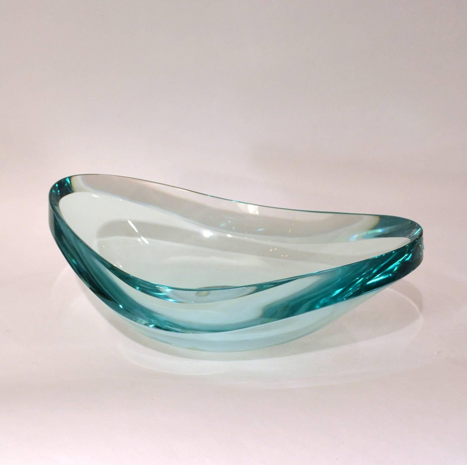 Mid-20th Century Large Oval Crystal Glass Bowl by Fontana Arte, 1960s