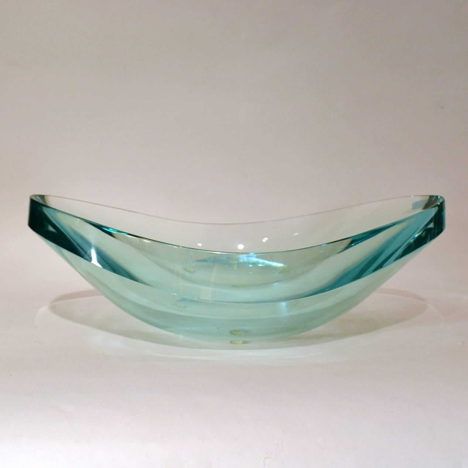 Large Oval Crystal Glass Bowl by Fontana Arte, 1960s In Excellent Condition In London, GB