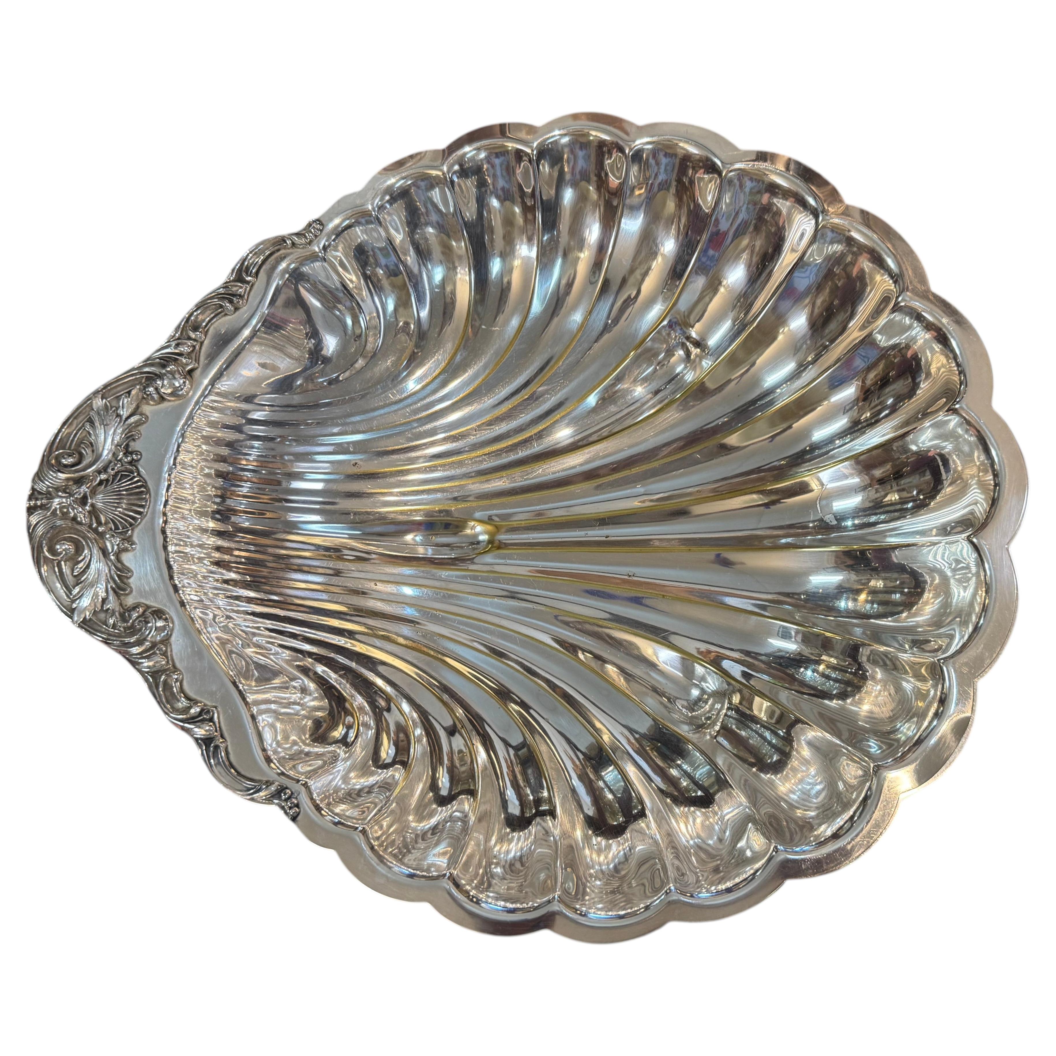 Antique silver-plated scallop shell serving dish made in USA For Sale