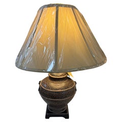 Antique Table Lamp, Vintage Design, Good Condition, Elegant Lighting