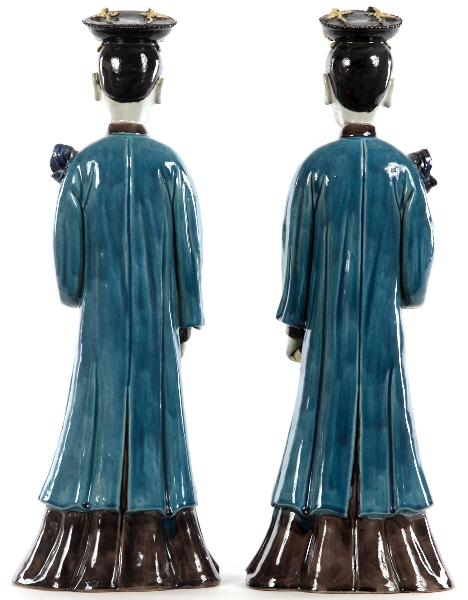 Pair of Porcelain Figurines of the Chinese Immortal God Lu In Good Condition In Salt Lake City, UT