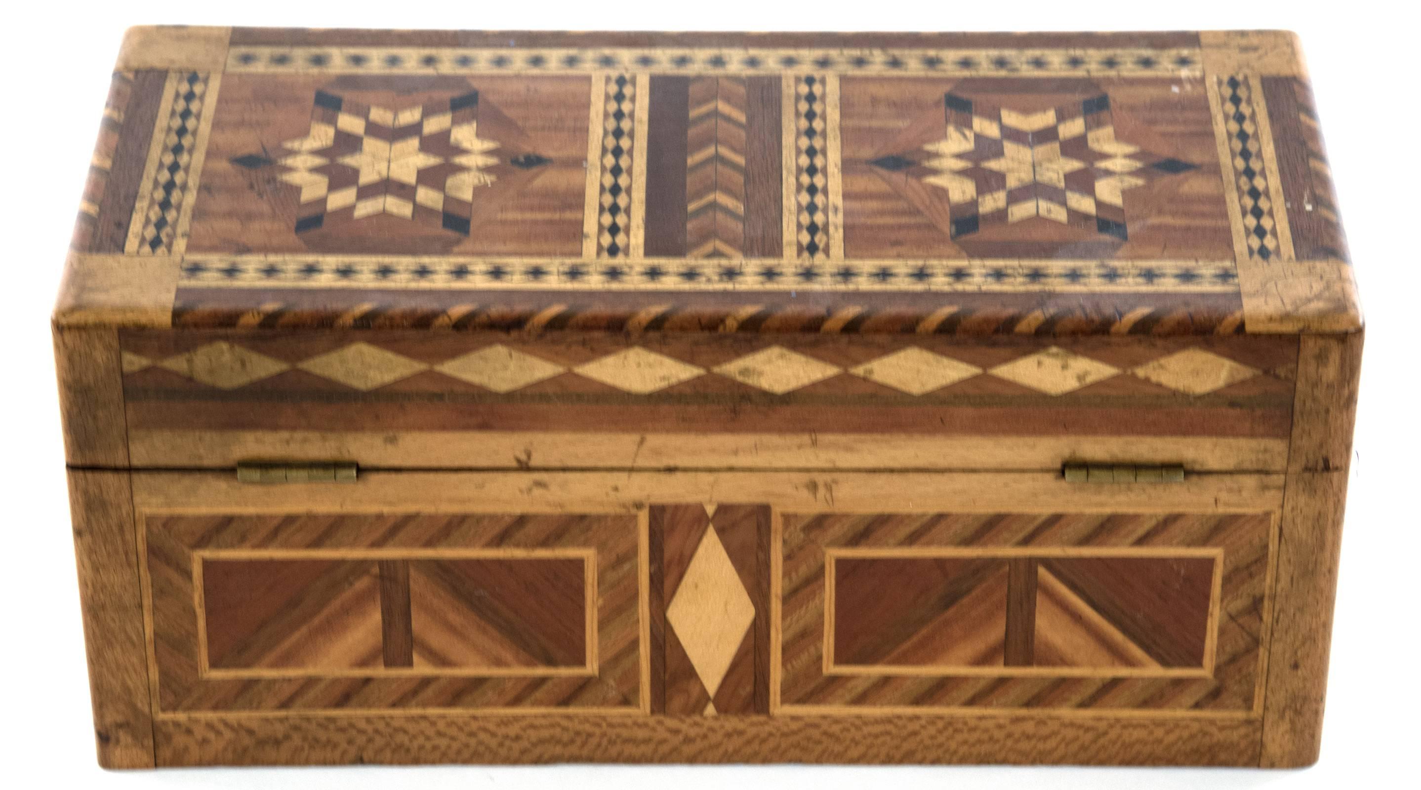 Wood Exquisite 19th Century Parquetry Box