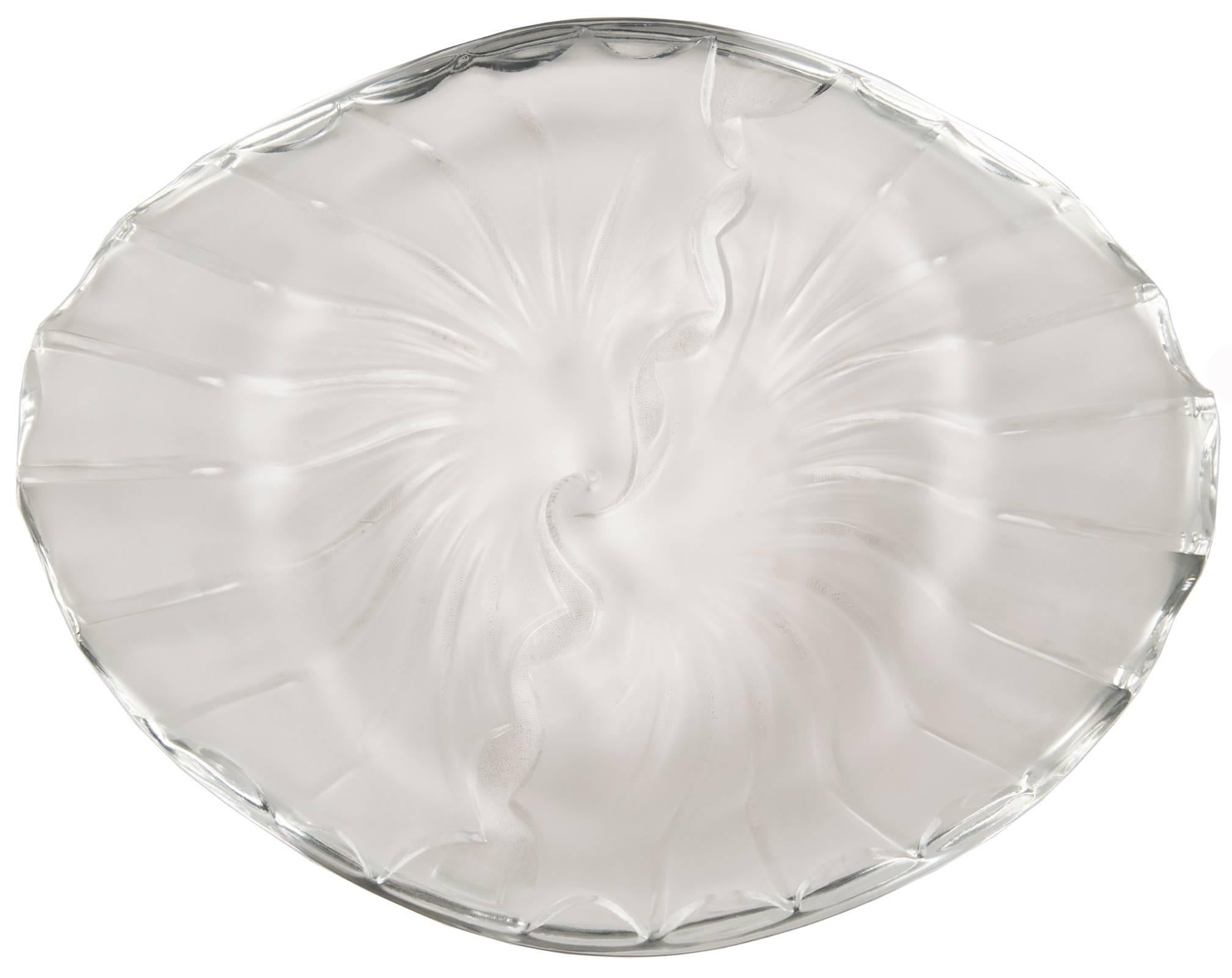 Schale aus mattiertem Kristall von Lalique im Art déco-Stil (Französisch) im Angebot