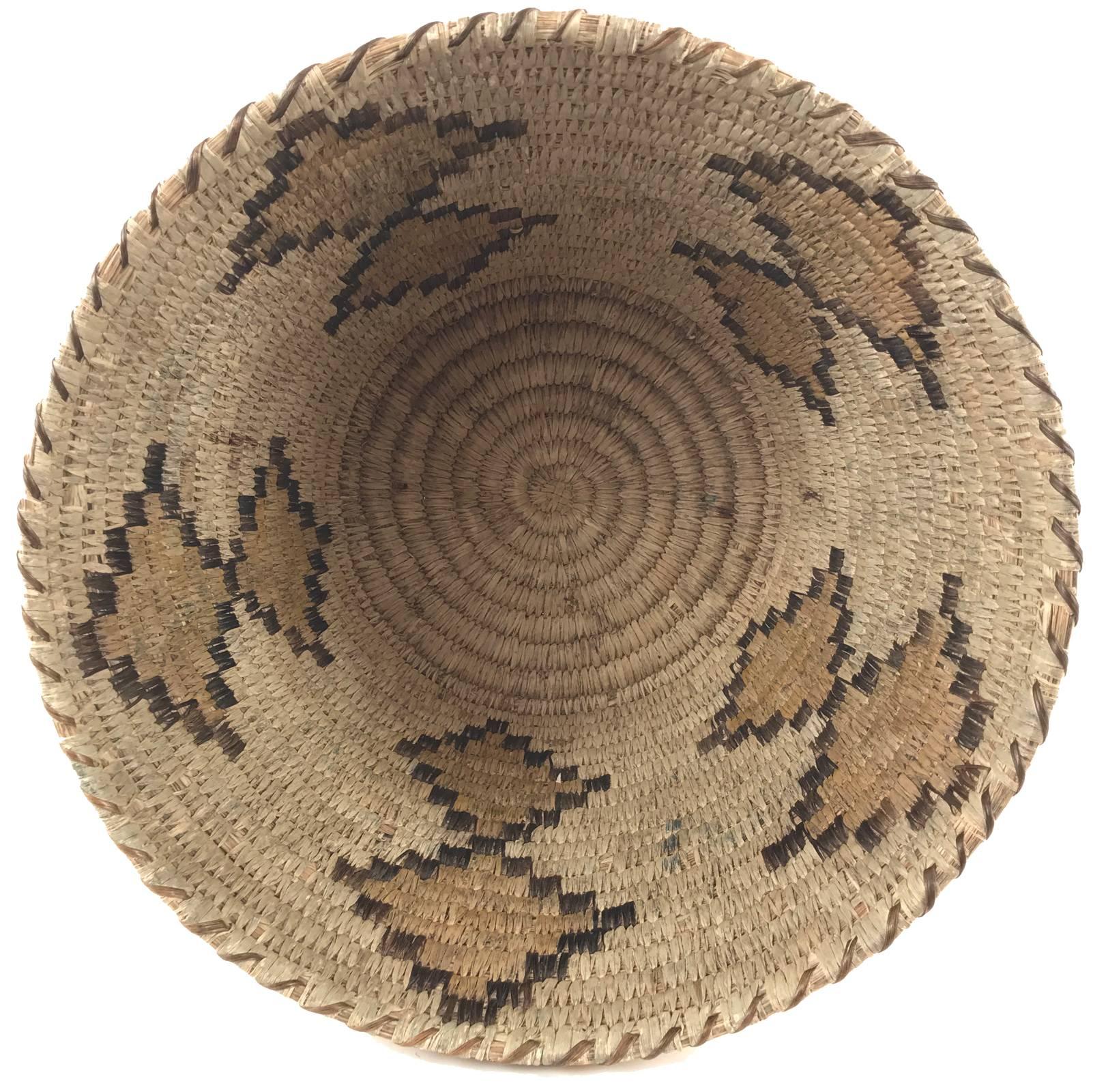 Twined Native American Basket with Diamond Motif In Good Condition In Salt Lake City, UT