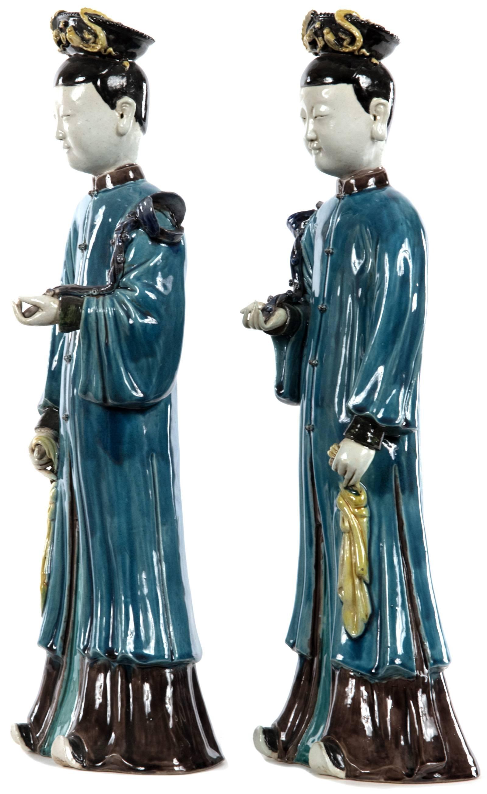 Pair of Porcelain Figurines of the Chinese Immortal God Lu In Good Condition In Salt Lake City, UT