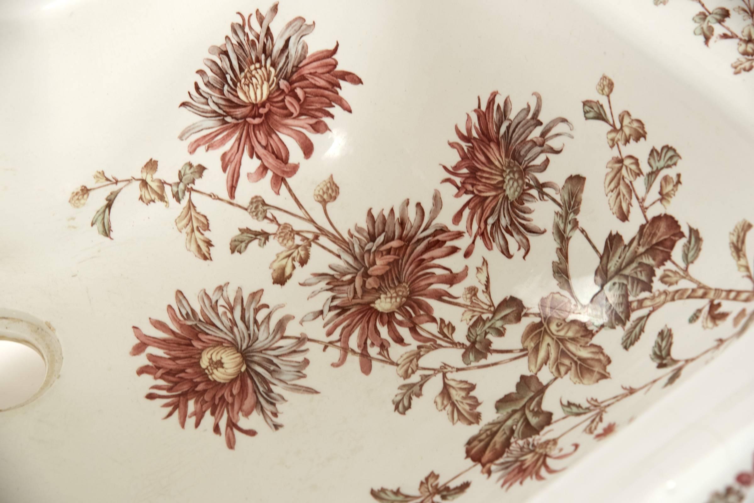 Decorative Porcelain Basin with Transfer Polychromatic Foliate Design In Good Condition In Salt Lake City, UT