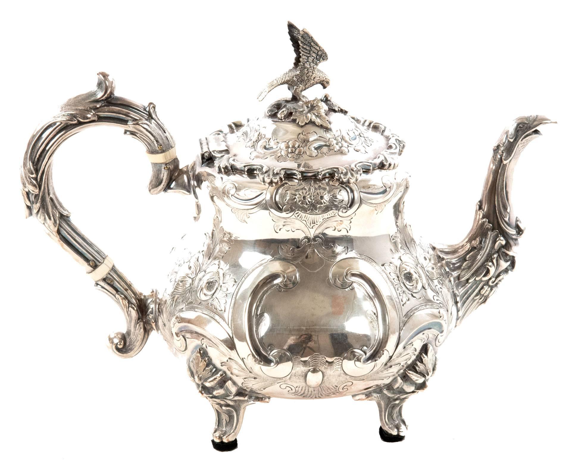 Victorian English Silver Plate Three-Piece Tea Service In Good Condition For Sale In Salt Lake City, UT