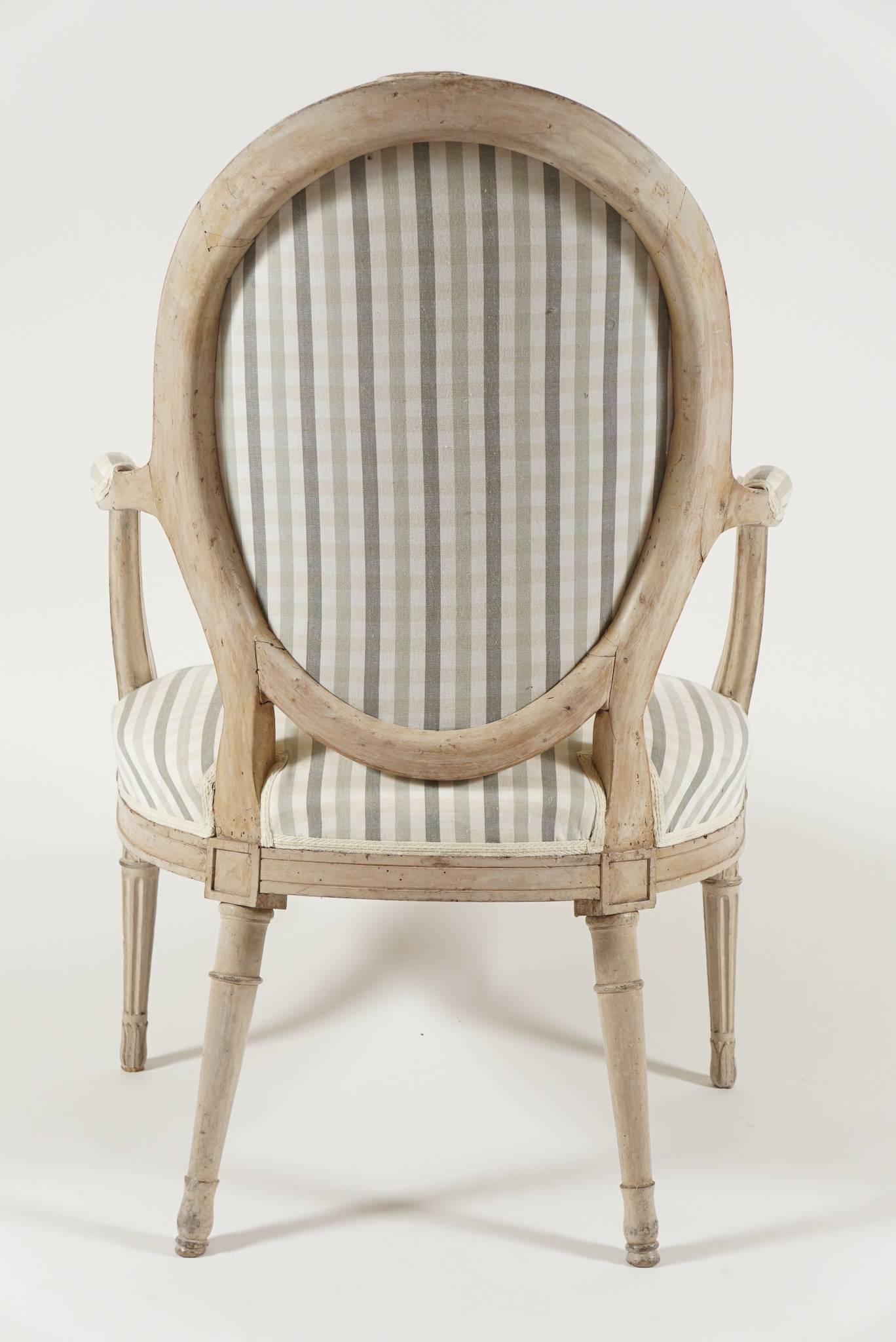 Louis XVI Fauteuil in Original Paint, circa 1790 In Excellent Condition In Kinderhook, NY