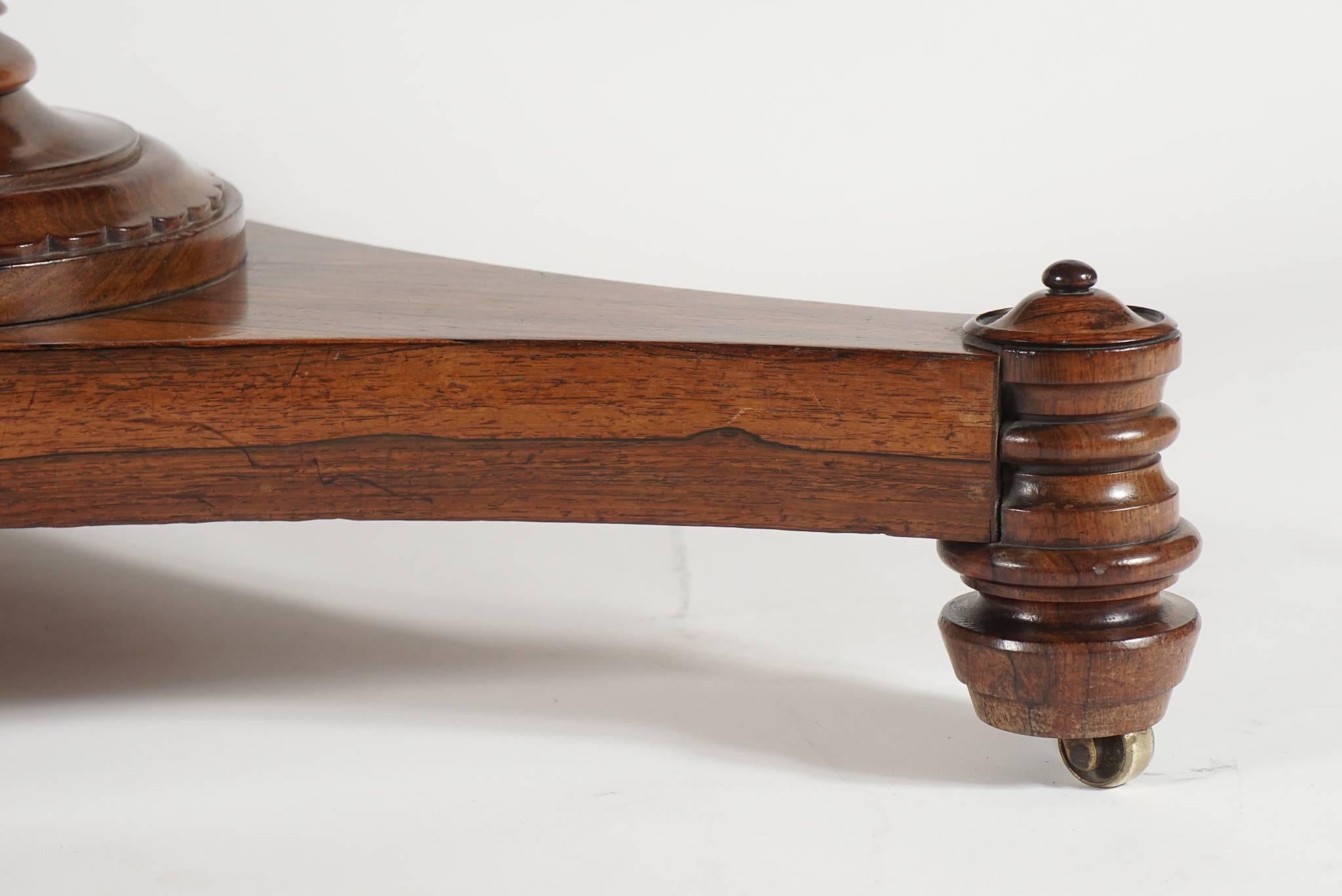 Mid-19th Century William IV Rosewood Center Table by T & G Seddon, England, circa 1835