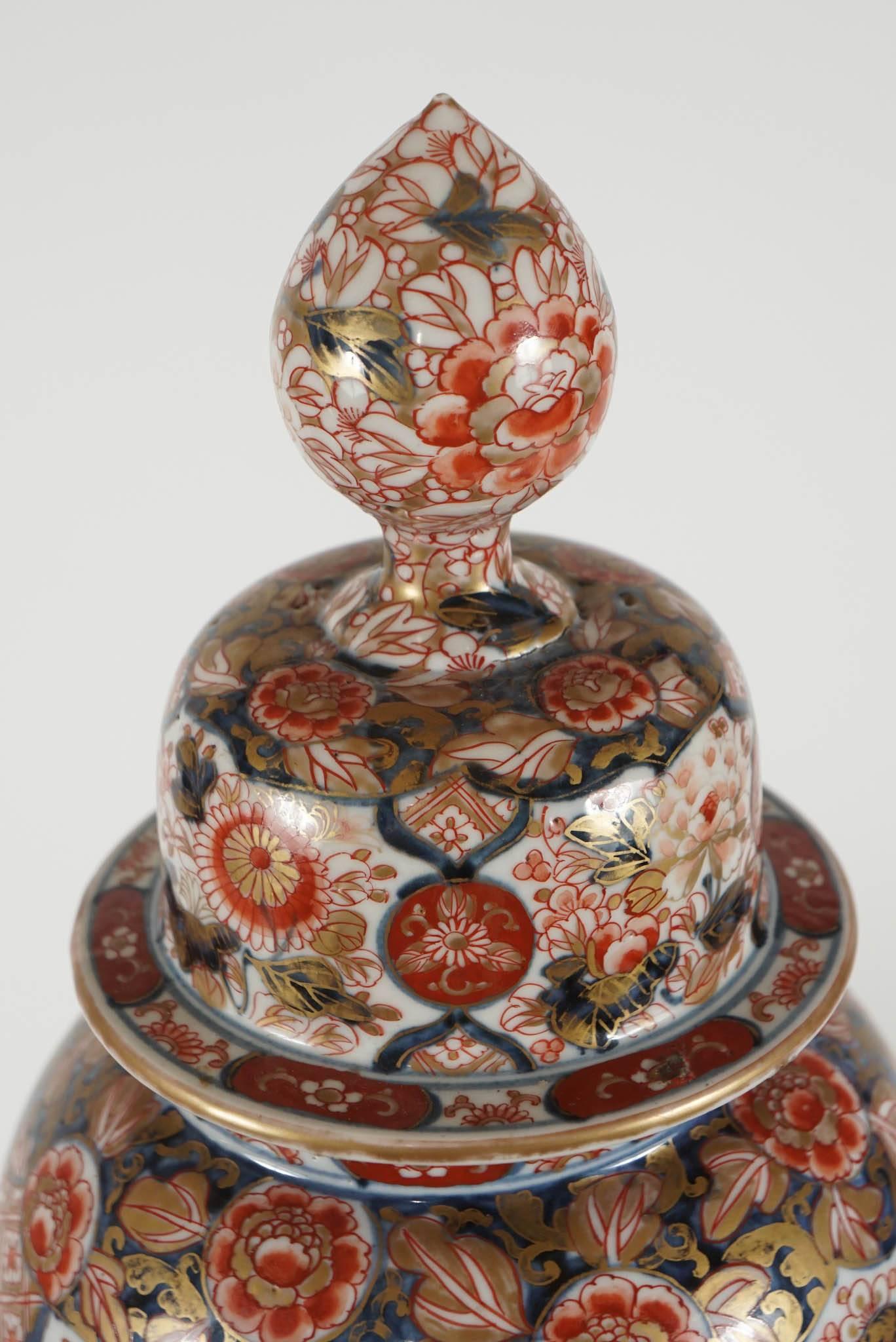 Pair of Edo Style Imari Porcelain Covered Jars, Japan, circa 1880 In Excellent Condition In Kinderhook, NY