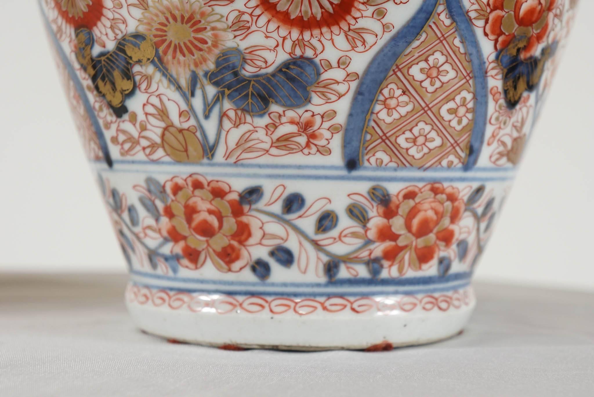 Pair of Edo Style Imari Porcelain Covered Jars, Japan, circa 1880 2