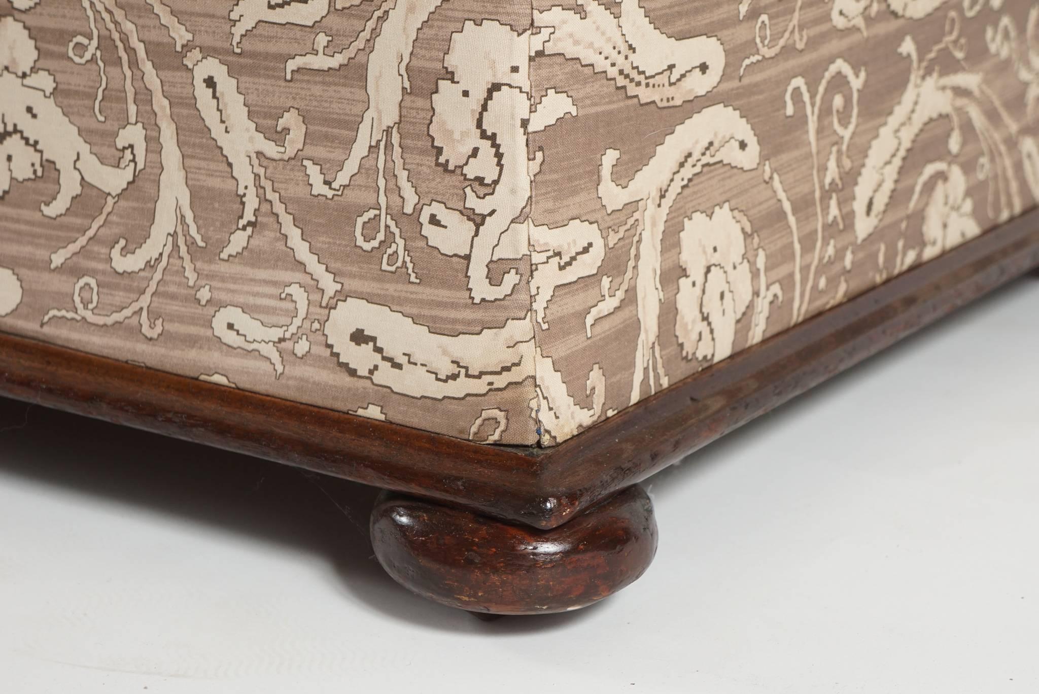 Hassock Storage Bench or Ottoman, England, circa 1850 In Good Condition In Kinderhook, NY