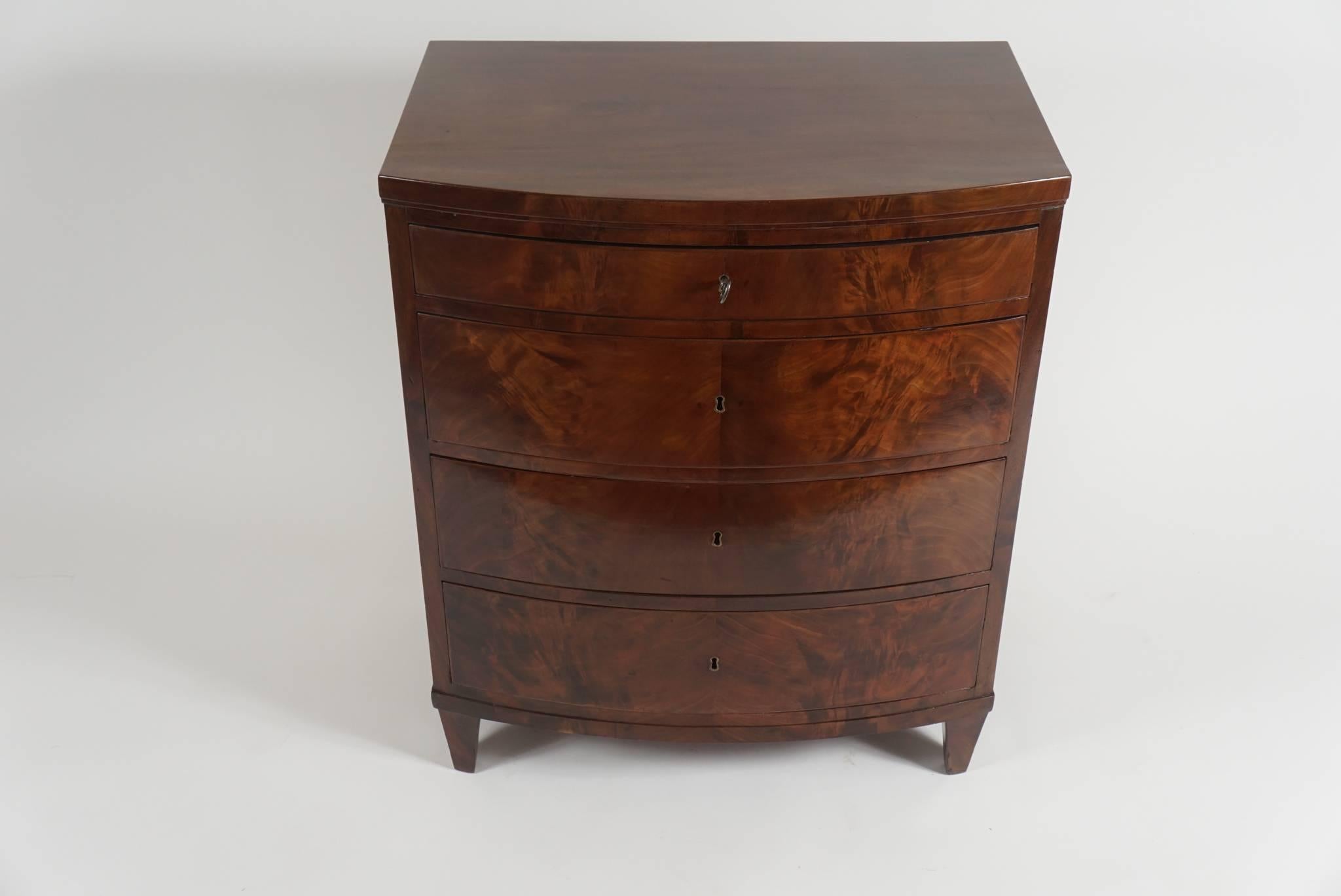 Mahogany Bow Front Bachelor's Chest, Denmark, circa 1820 In Excellent Condition In Kinderhook, NY