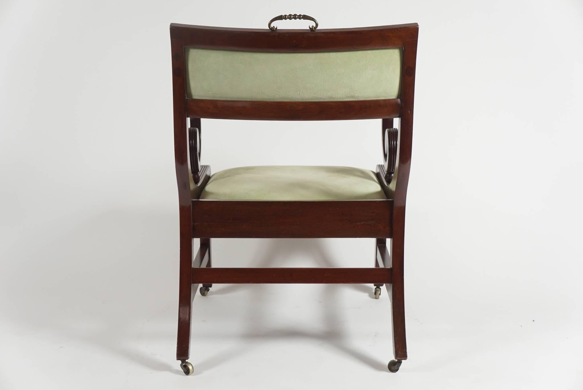 Large English Regency Klismos Form Library Armchair, circa 1815 In Good Condition In Kinderhook, NY