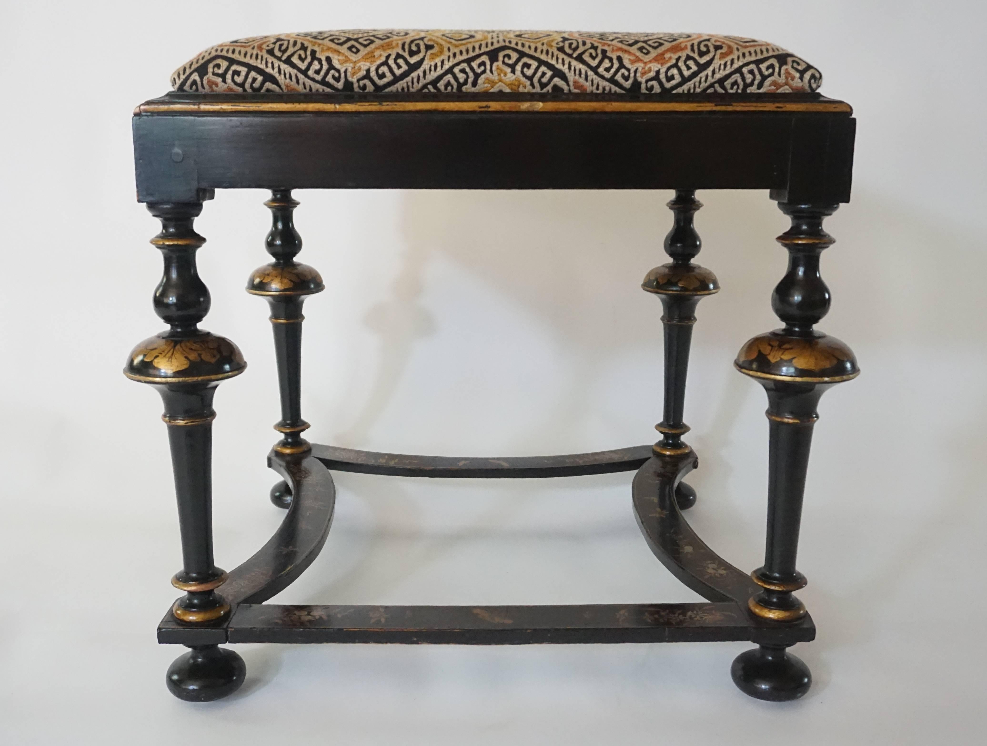 Chinoiserie Lacquer William and Mary Style Stool or Tabouret In Good Condition In Kinderhook, NY