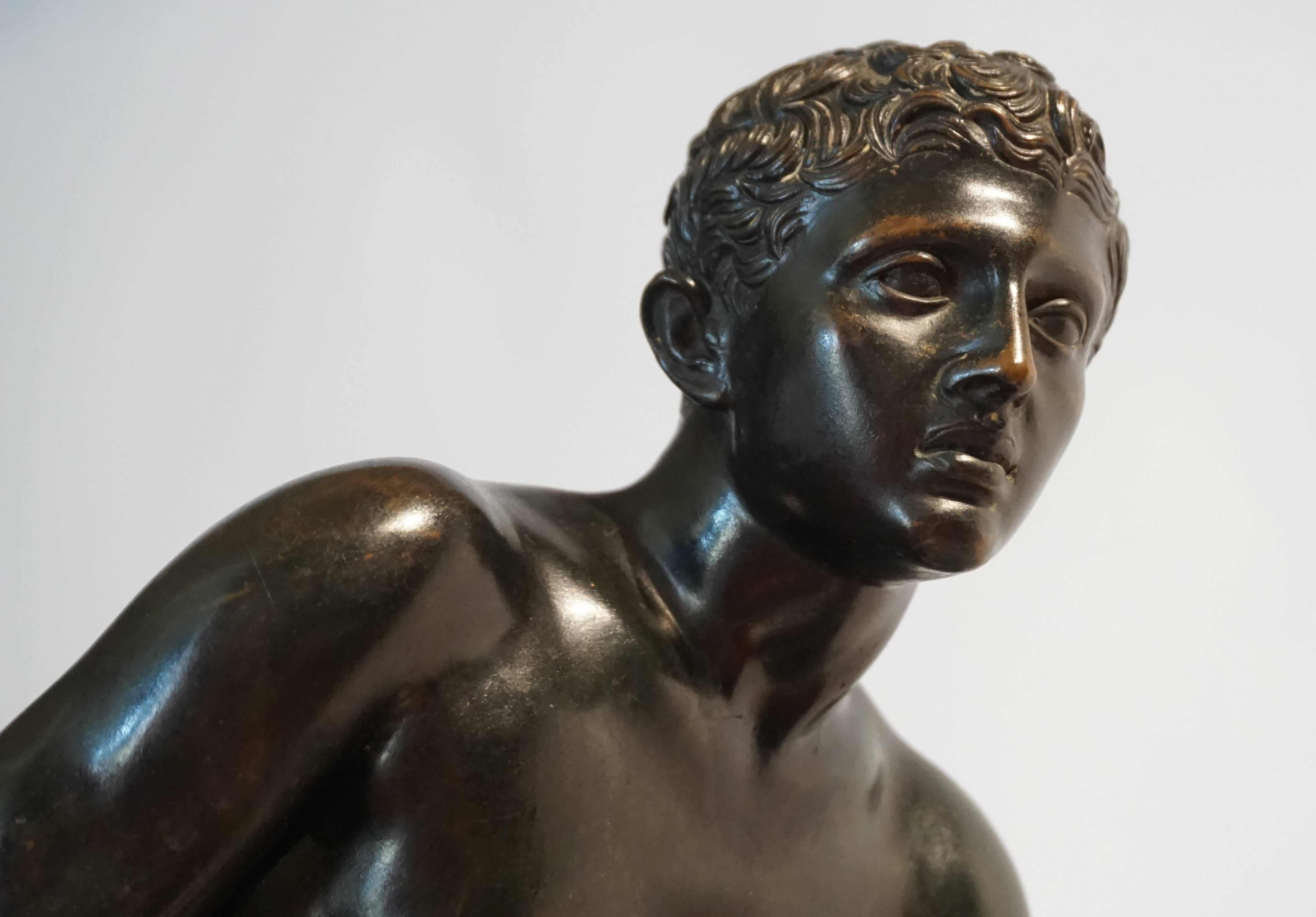 italien Sculpture en bronze et marbre Grand Tour du « Siège Hermès » ou « Mercure » en vente