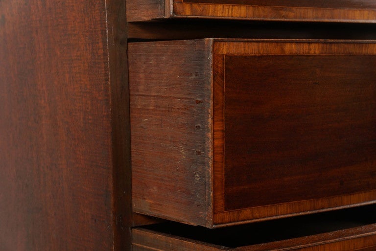 George III Crossbanded Mahogany Bow-Front Chest, England, circa 1790 In Excellent Condition In Kinderhook, NY