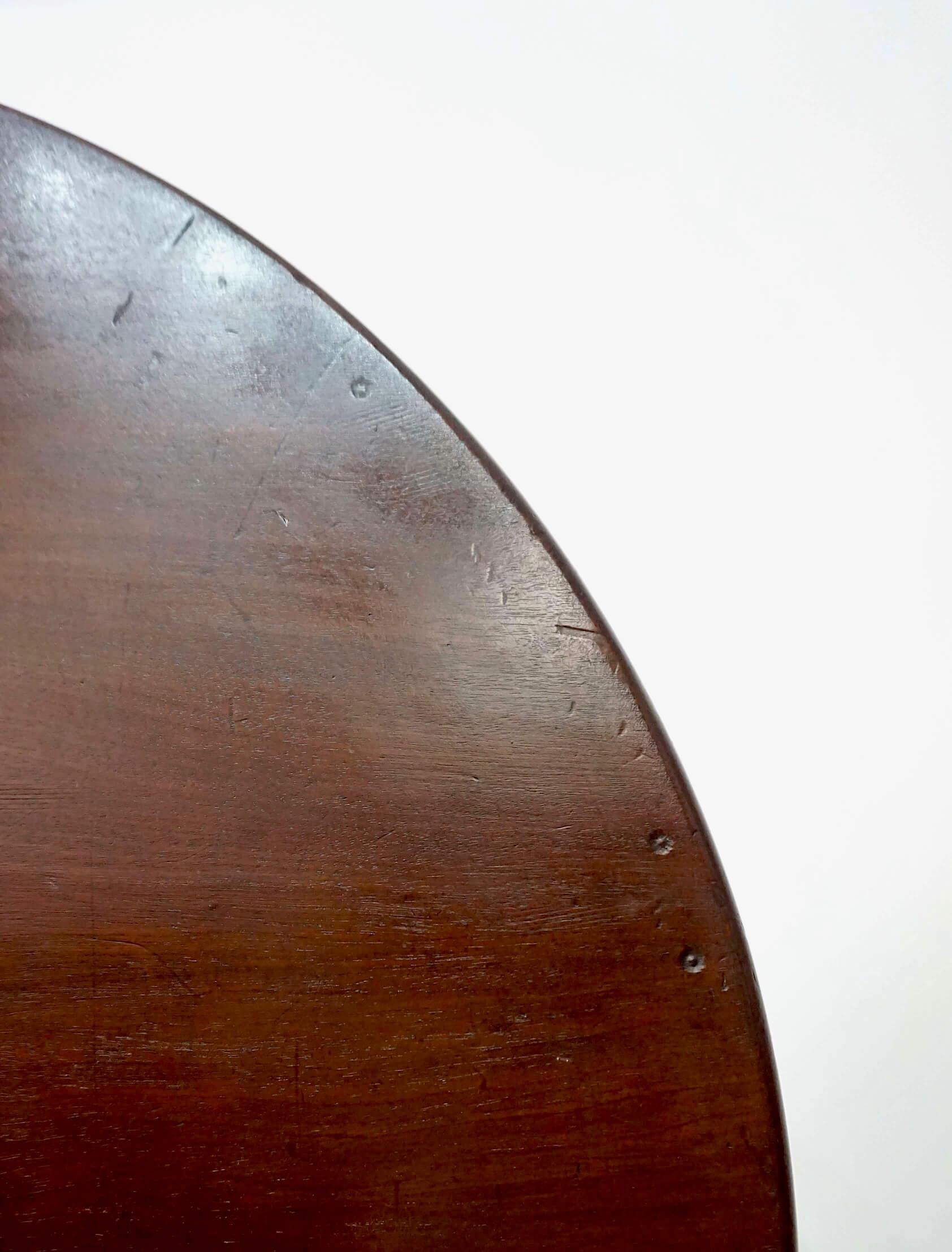 English George II Solid Mahogany 'Pillar and Claw' Tilt-Top Table, circa 1740 For Sale 4