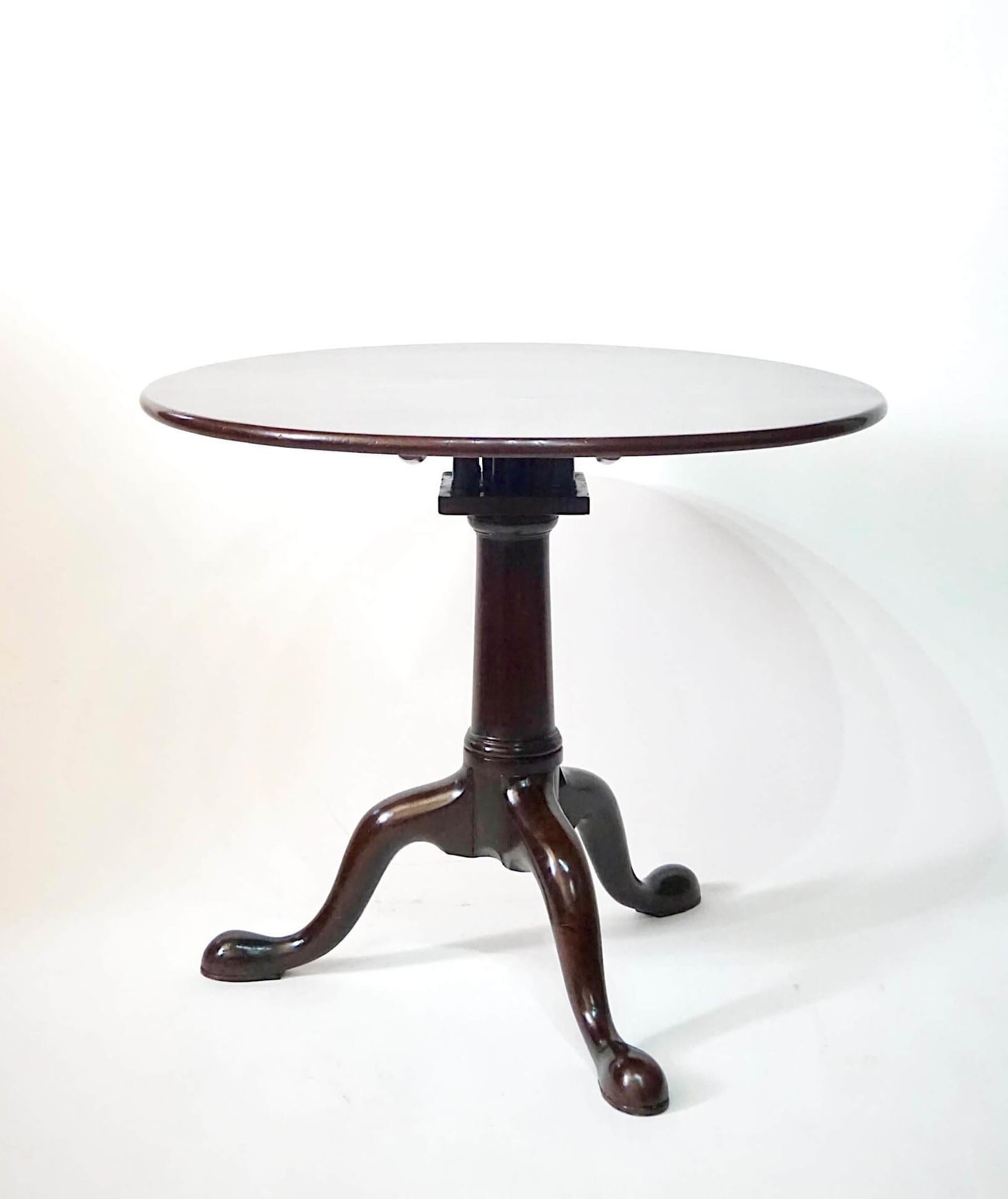 English George II Solid Mahogany 'Pillar and Claw' Tilt-Top Table, circa 1740 For Sale 5