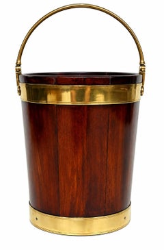 Secchio irlandese in mogano con bordi in ottone, in stile georgiano, per la torba, 1780 circa