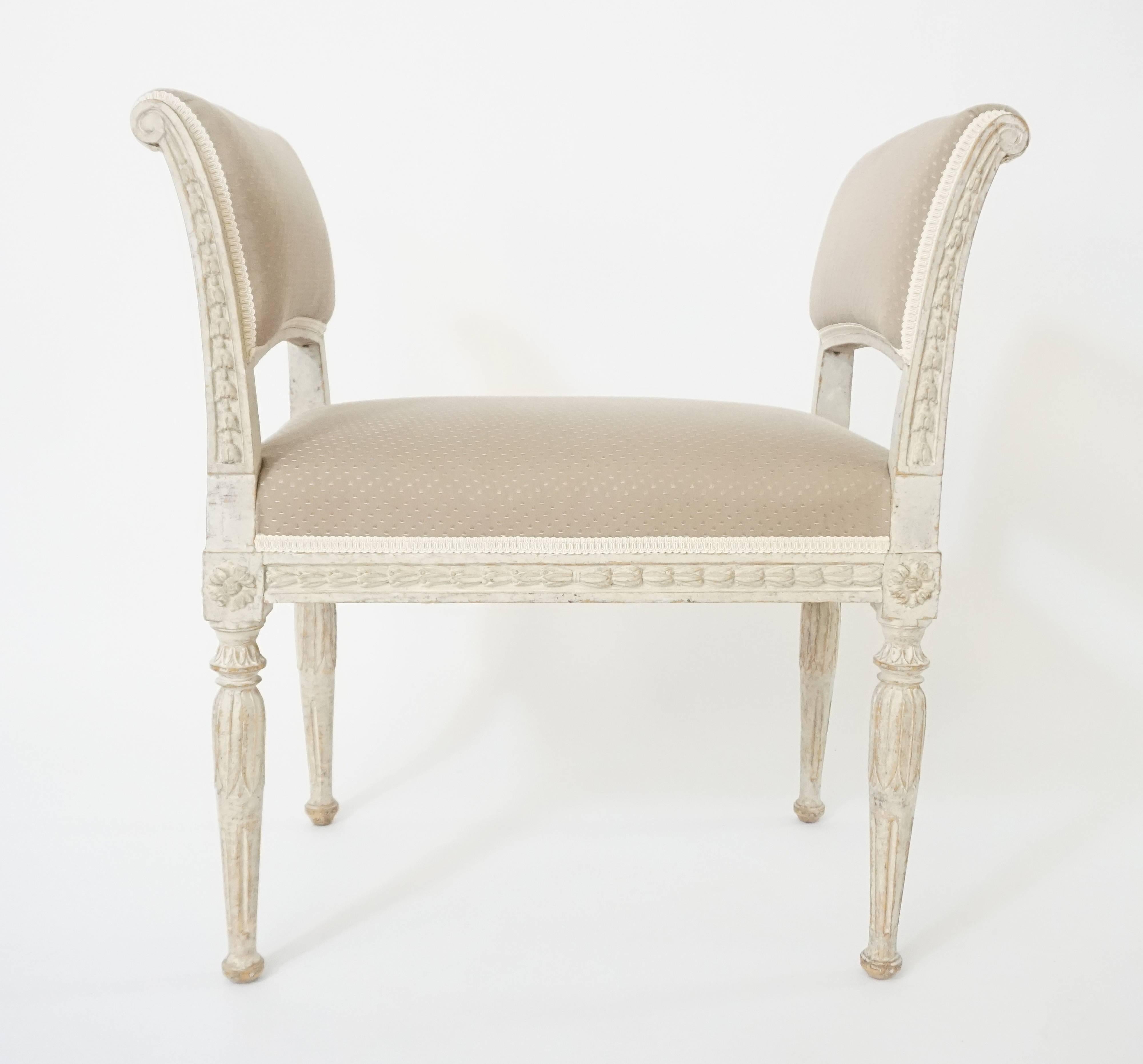 Swedish Gustavian Neoclassical Benches, Pair, circa 1790 In Good Condition In Kinderhook, NY