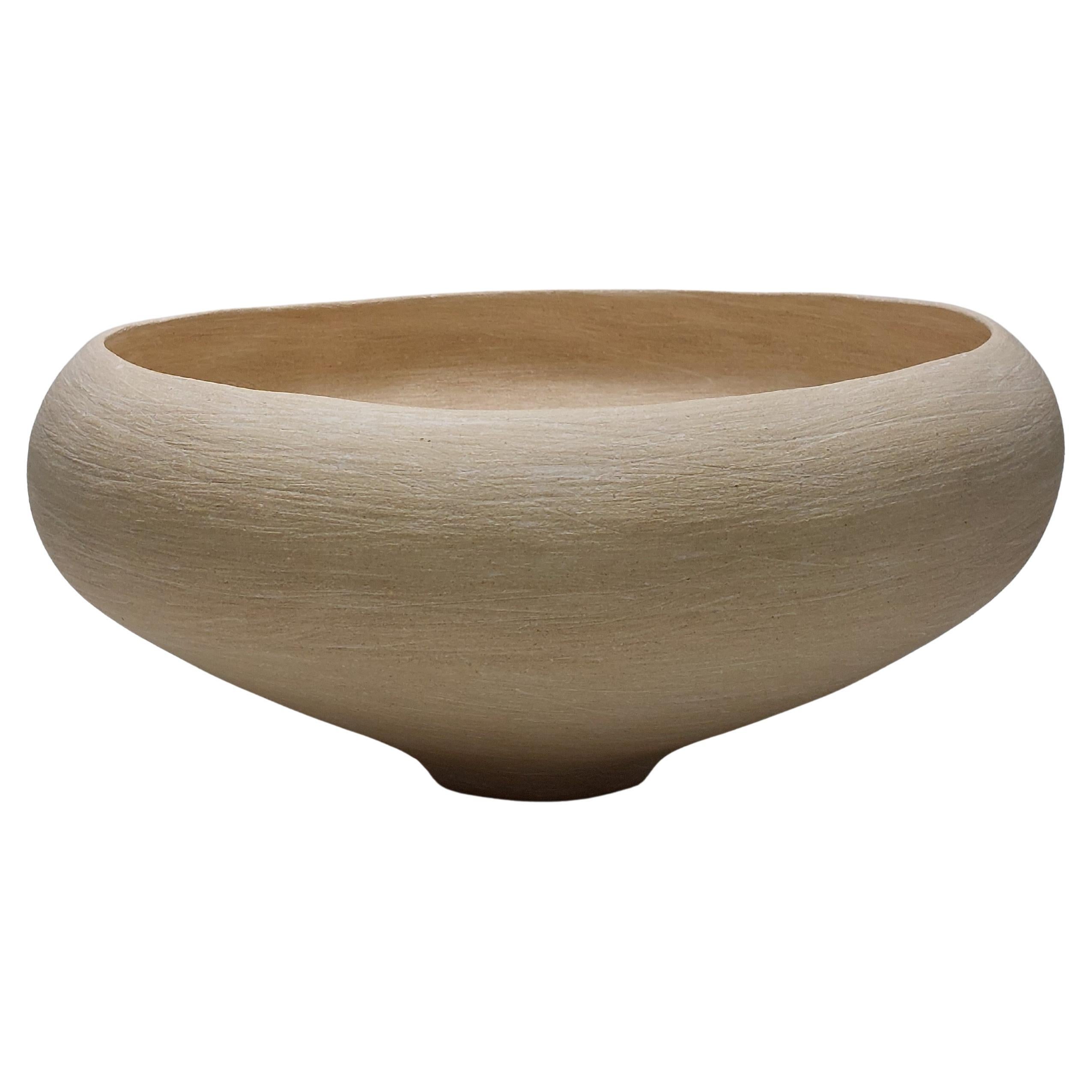 Ciotola in ceramica in gres Buff con rivestimento bianco di Rachel Peters, Regno Unito, In magazzino in vendita