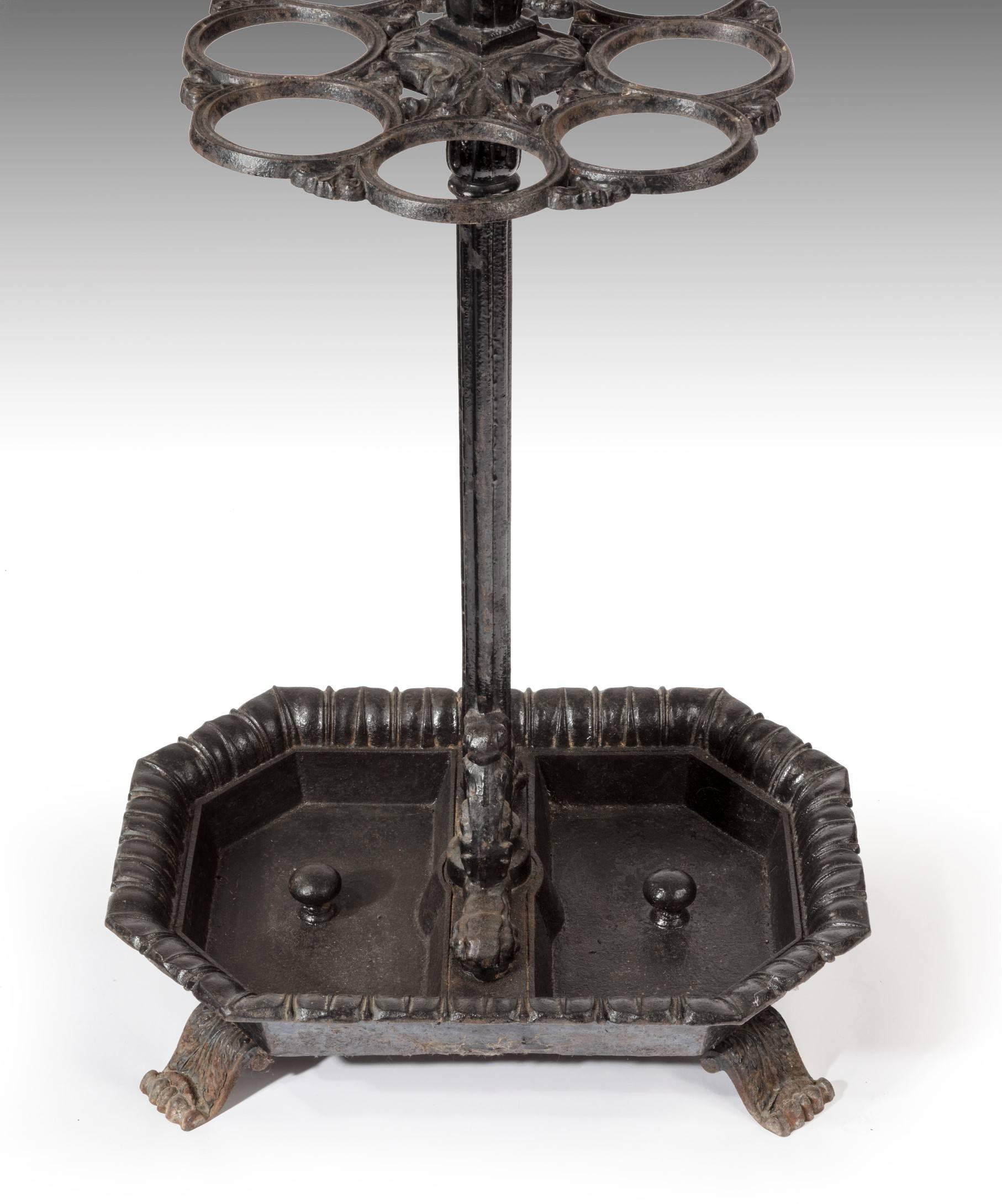 Great Britain (UK) Victorian Umbrella, Coat and Hat Hall Stand in Cast Iron For Sale