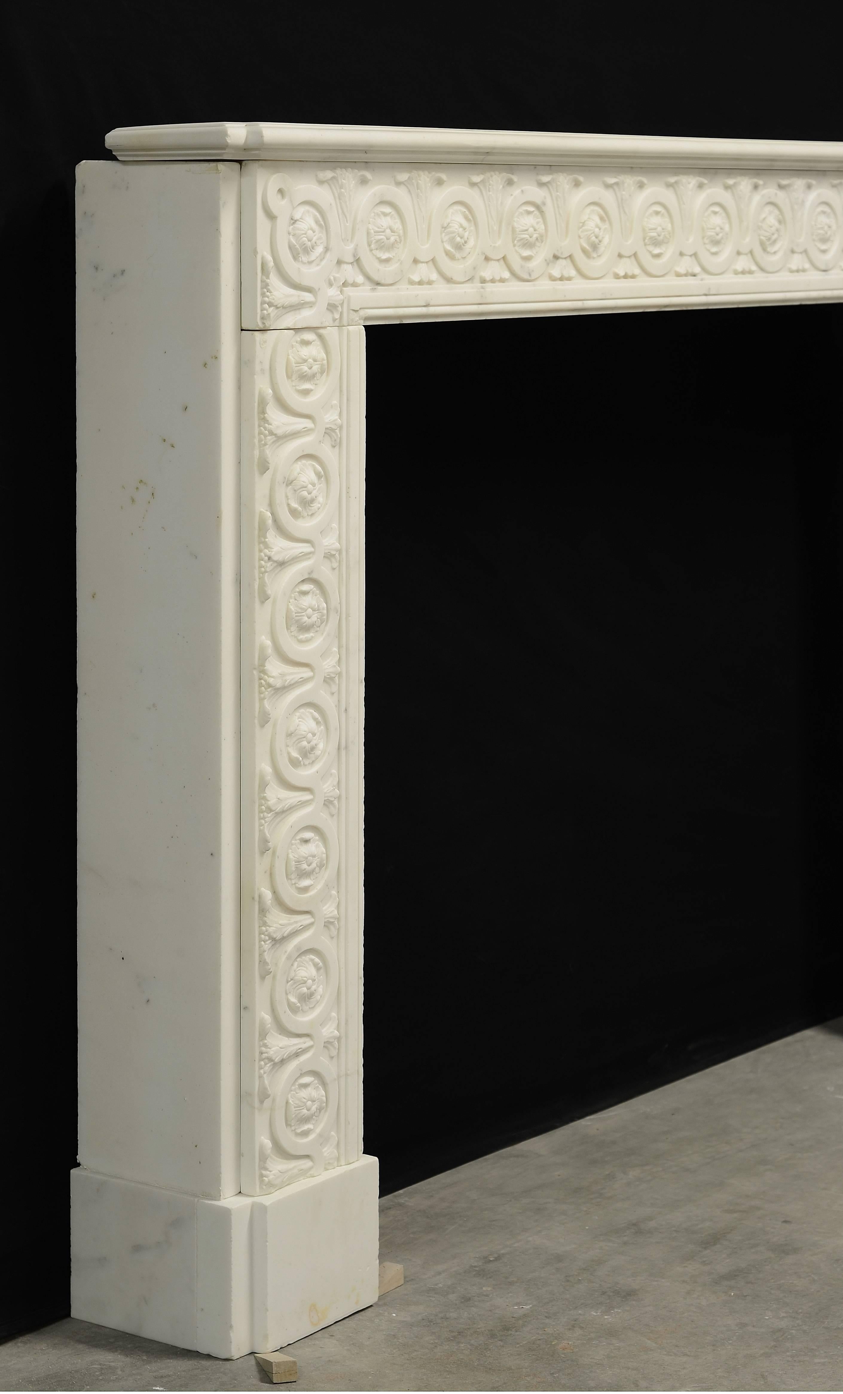 Amazing, White Marble Fireplace with Floral Guilloche Pattern Throughout In Excellent Condition In Haarlem, Noord-Holland